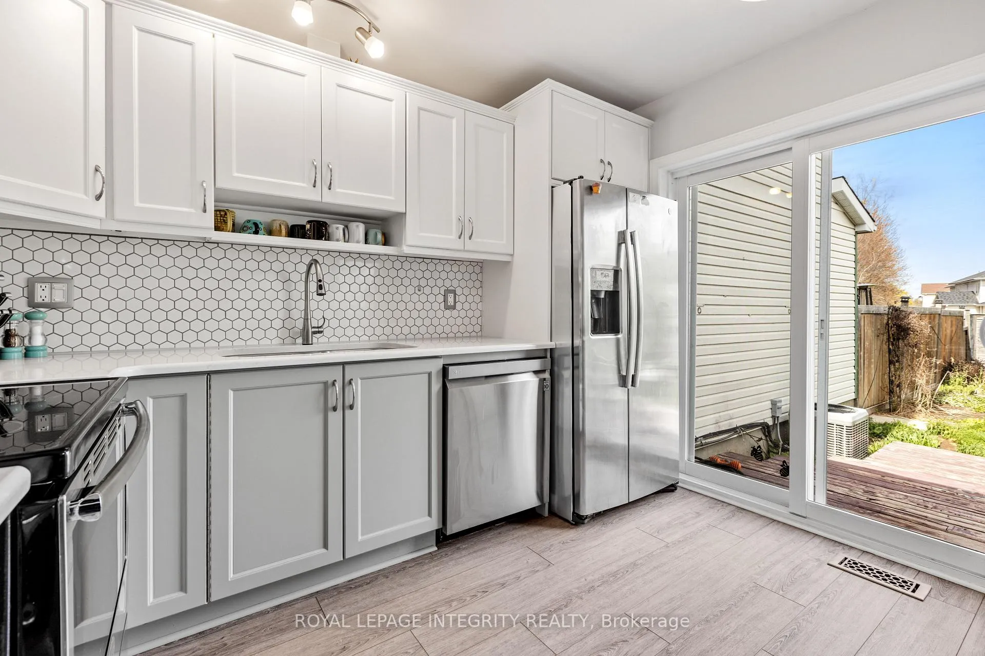 Photo 12 of 1483 Launay Avenue, Ottawa, Fallingbrook/Pineridge — HOMEH