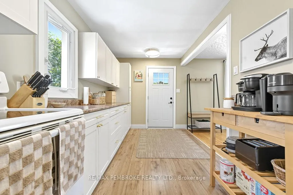 Photo 4 of 325 Chamberlain Street, Pembroke — HOMEH