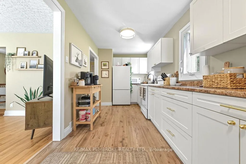 Photo 7 of 325 Chamberlain Street, Pembroke — HOMEH