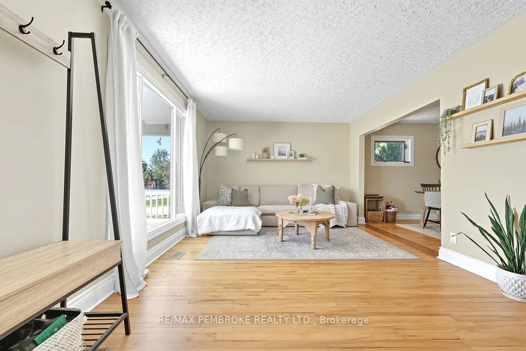 Photo 9 of 325 Chamberlain Street, Pembroke — HOMEH