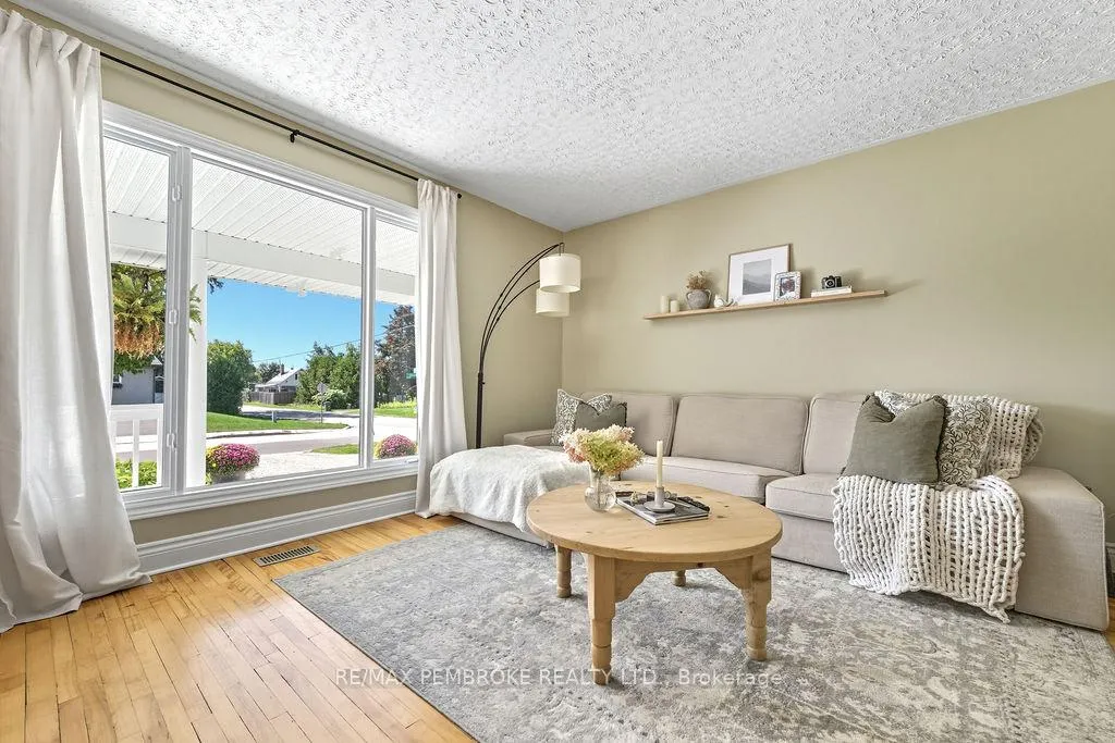 Photo 14 of 325 Chamberlain Street, Pembroke — HOMEH