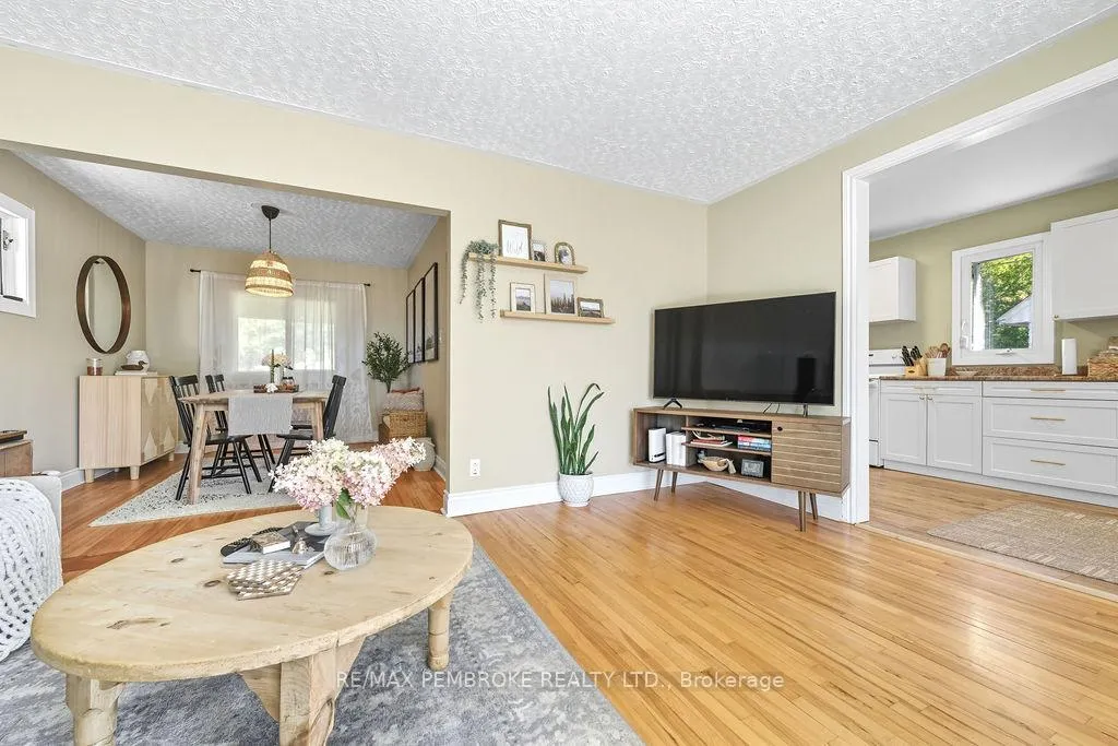 Photo 17 of 325 Chamberlain Street, Pembroke — HOMEH
