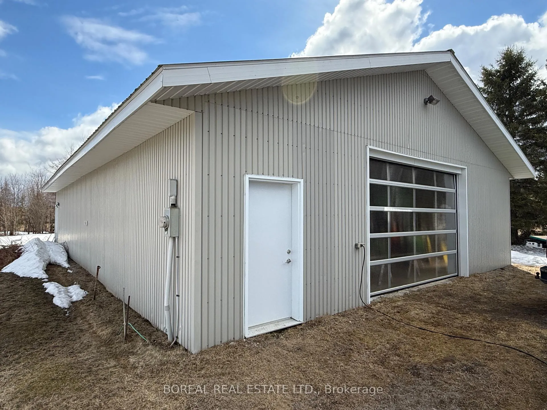 Photo 11 of 1272 Con 2 & 3, Cochrane — HOMEH