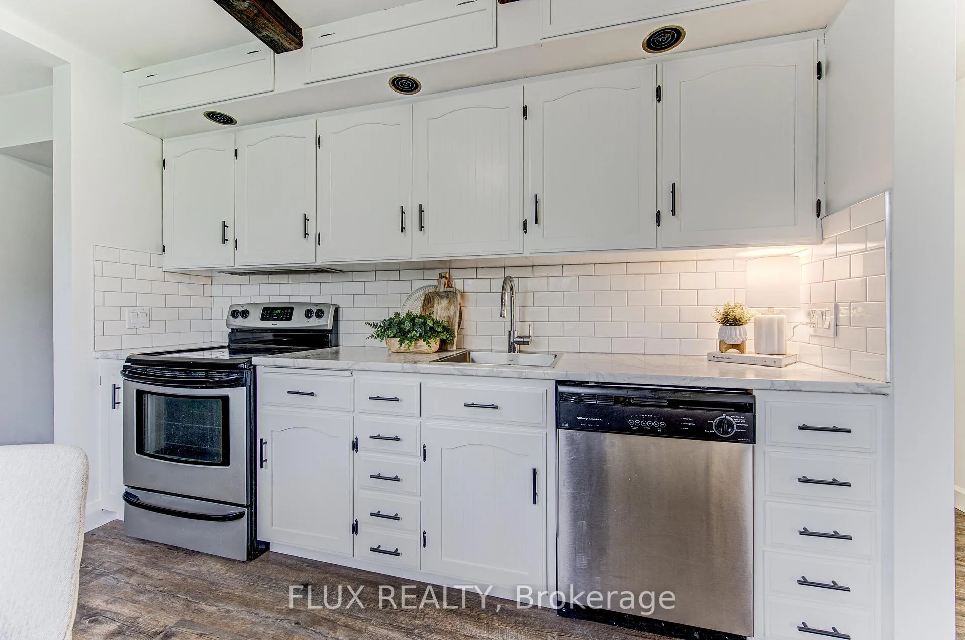Photo 10 of 51 Rosemount Drive, Kitchener, Heritage Park/Rosemount — HOMEH