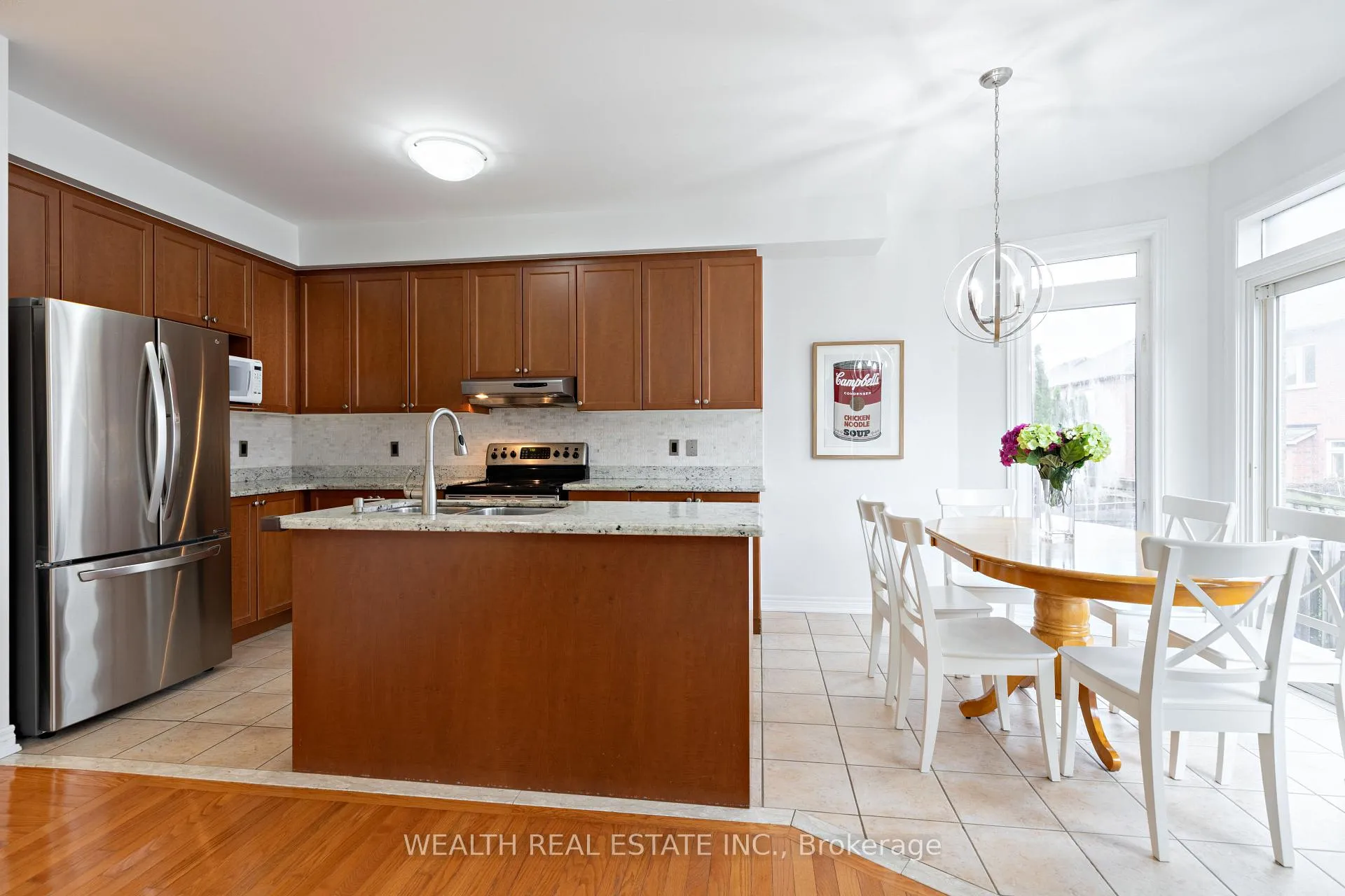 Photo 8 of 65 Burgundy Trail, Vaughan, Patterson — HOMEH