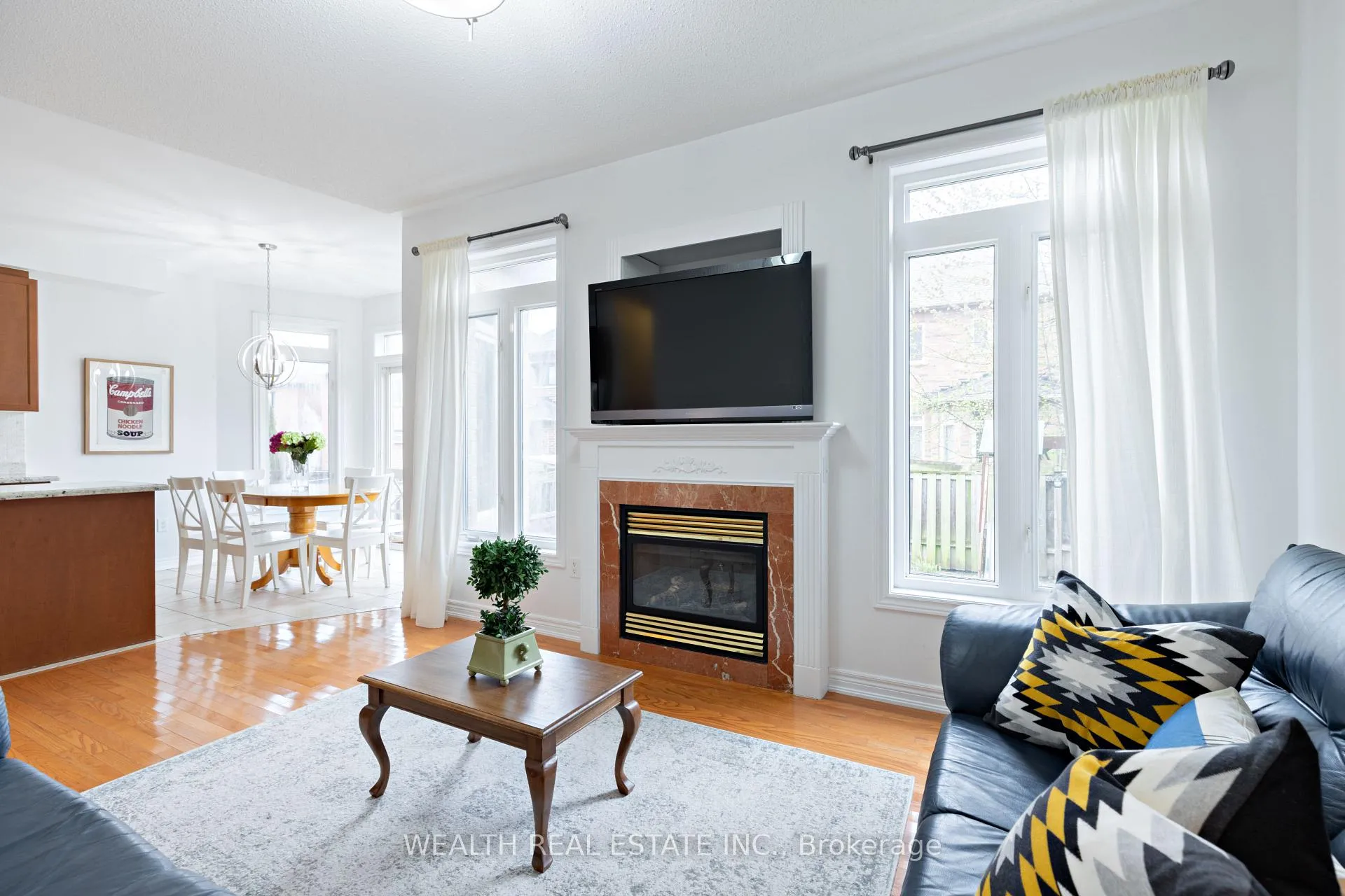 Photo 13 of 65 Burgundy Trail, Vaughan, Patterson — HOMEH