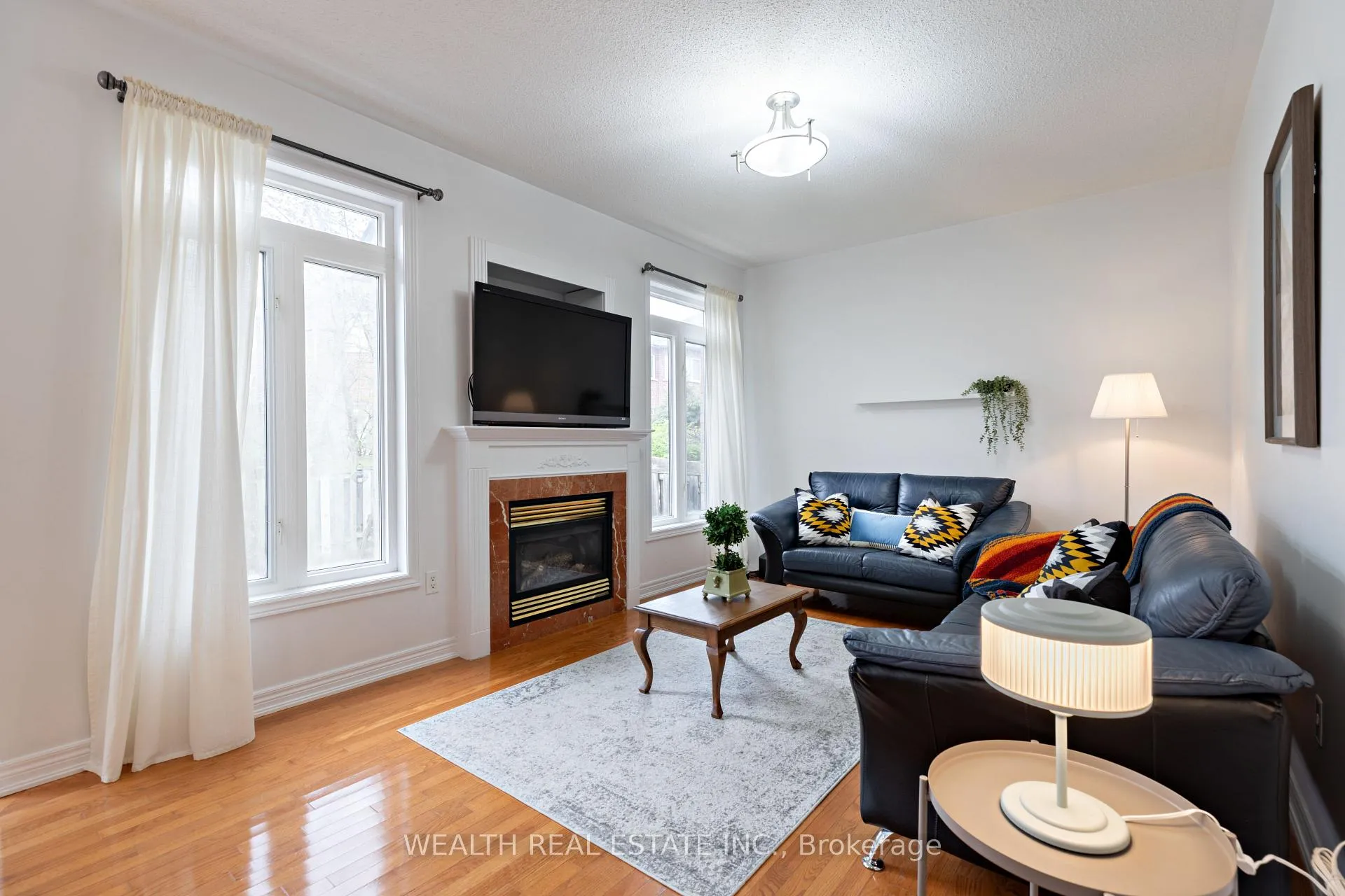 Photo 15 of 65 Burgundy Trail, Vaughan, Patterson — HOMEH