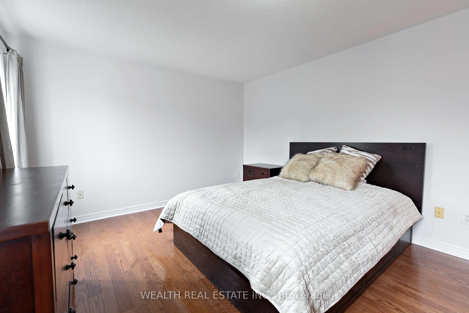 Photo 17 of 65 Burgundy Trail, Vaughan, Patterson — HOMEH