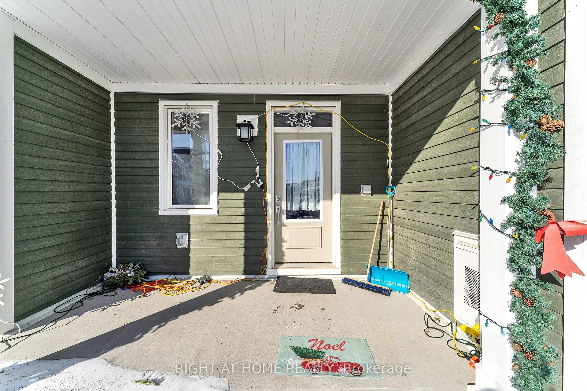 Photo 2 of 329 Trammel Road, Ottawa, Btwn Franktown Rd. & Fallowfield Rd. — HOMEH