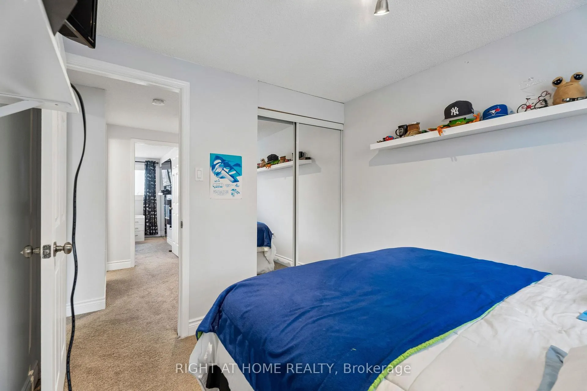 Photo 29 of 56 Hemingway Crescent, Barrie, Letitia Heights — HOMEH