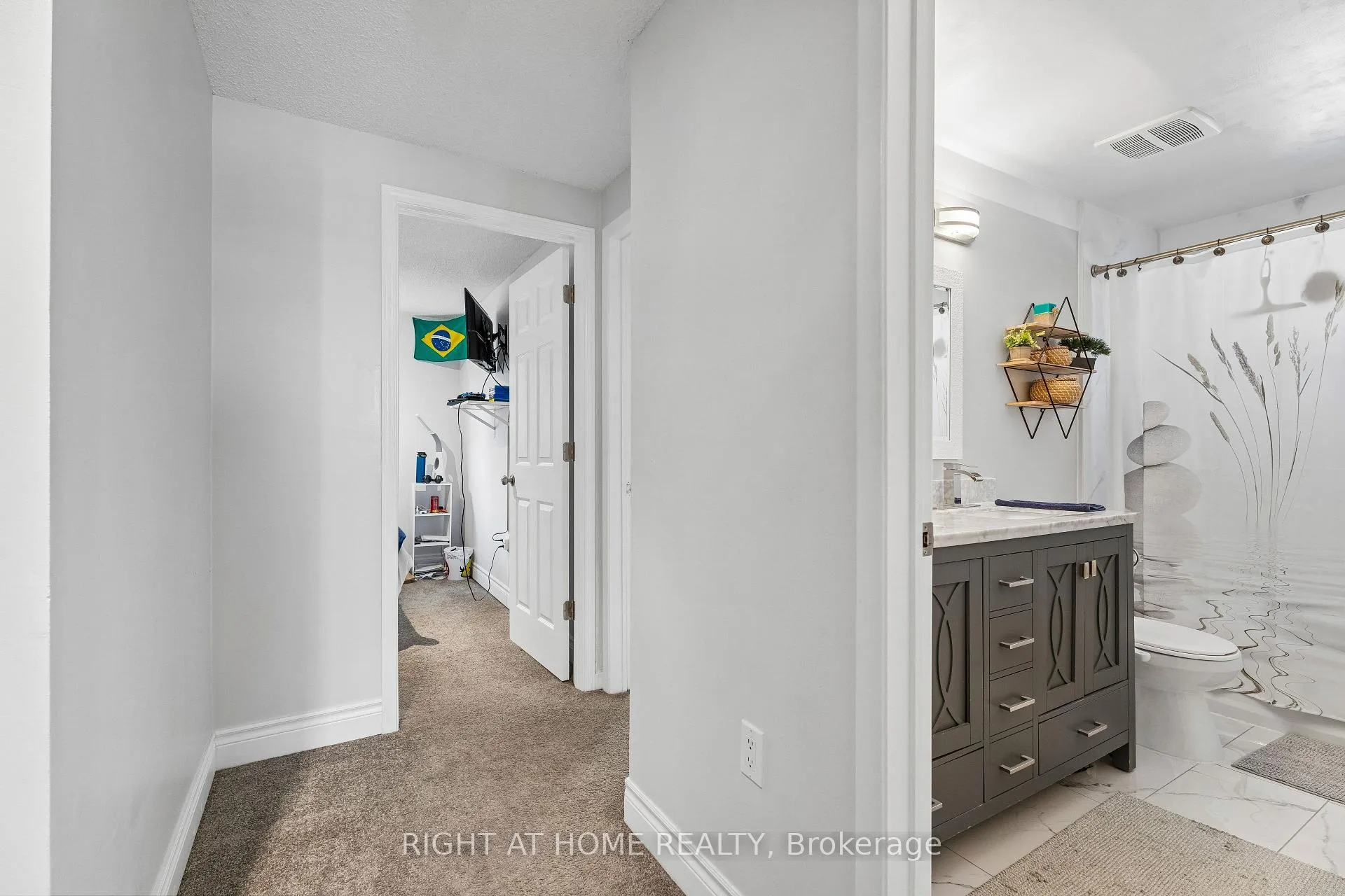 Photo 31 of 56 Hemingway Crescent, Barrie, Letitia Heights — HOMEH