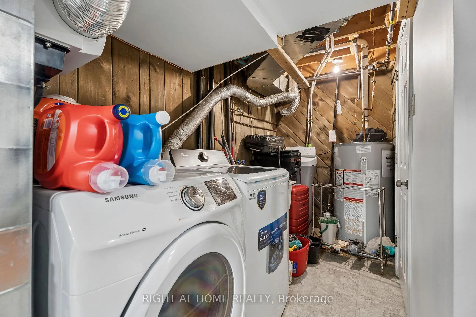 Photo 47 of 56 Hemingway Crescent, Barrie, Letitia Heights — HOMEH