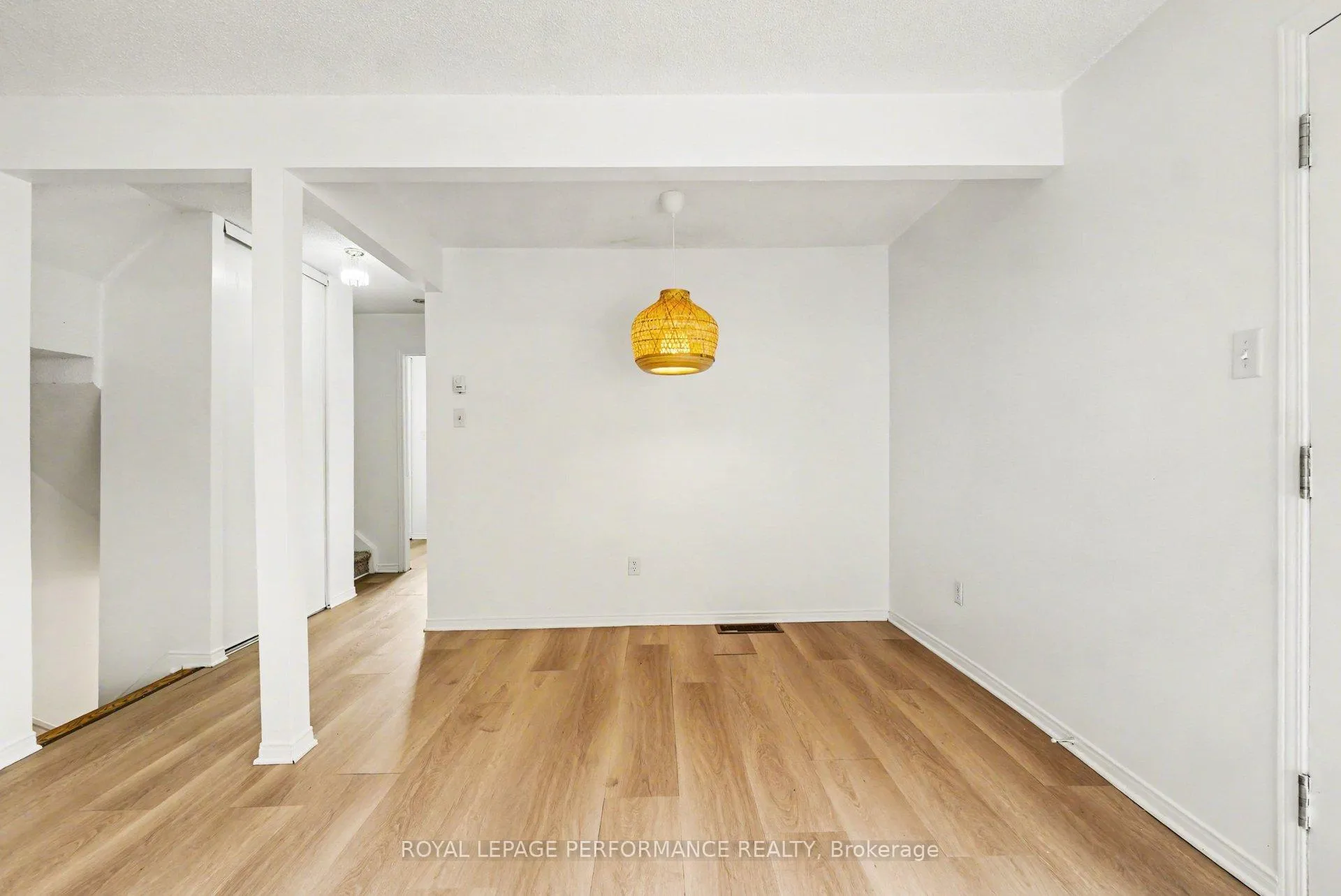 Photo 4 of 1641 Meadowbrook Road, Ottawa, Pineview — HOMEH