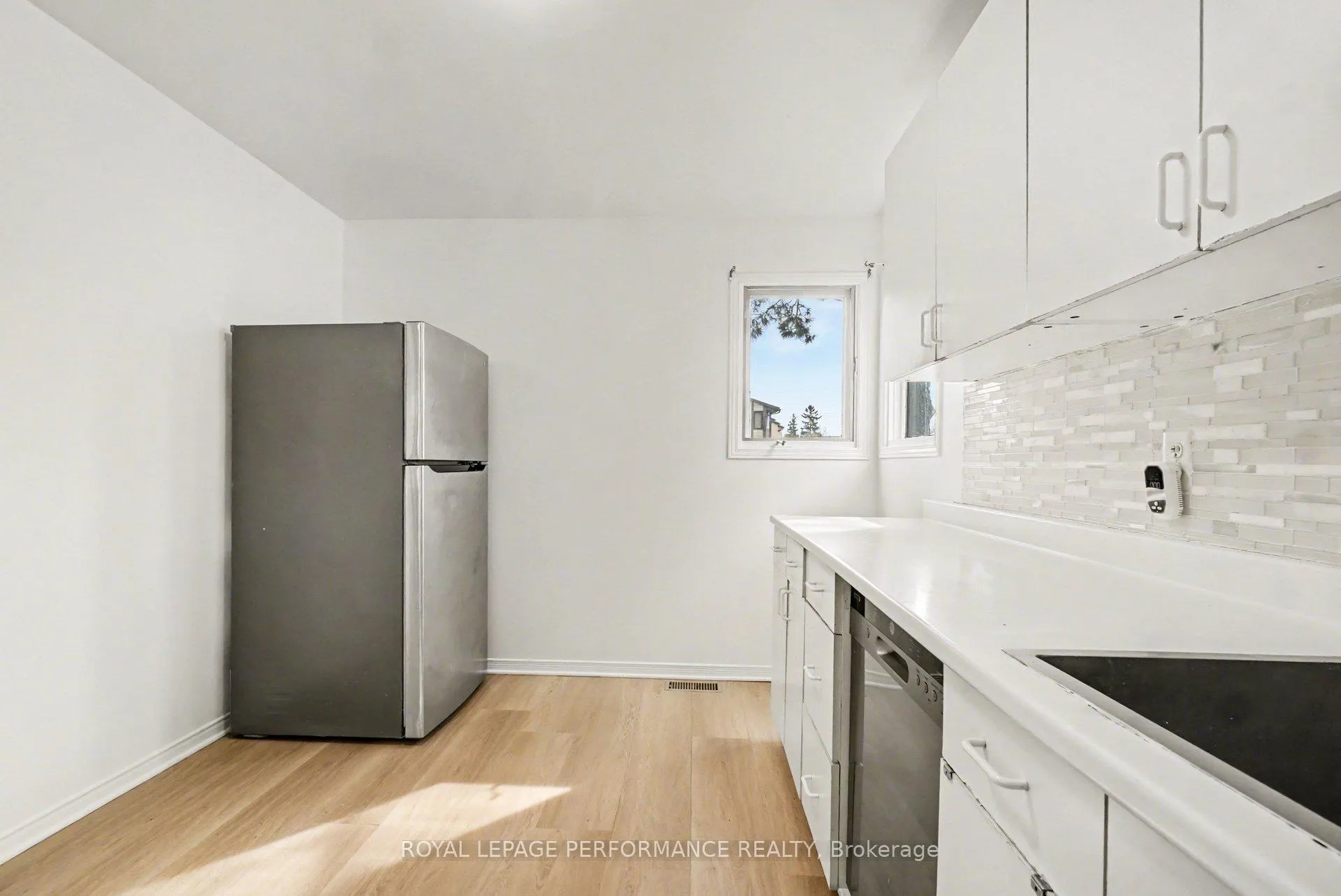 Photo 8 of 1641 Meadowbrook Road, Ottawa, Pineview — HOMEH