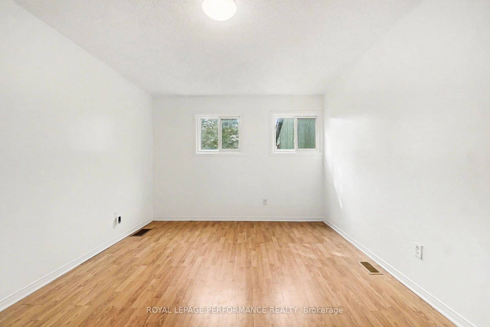 Photo 13 of 1641 Meadowbrook Road, Ottawa, Pineview — HOMEH