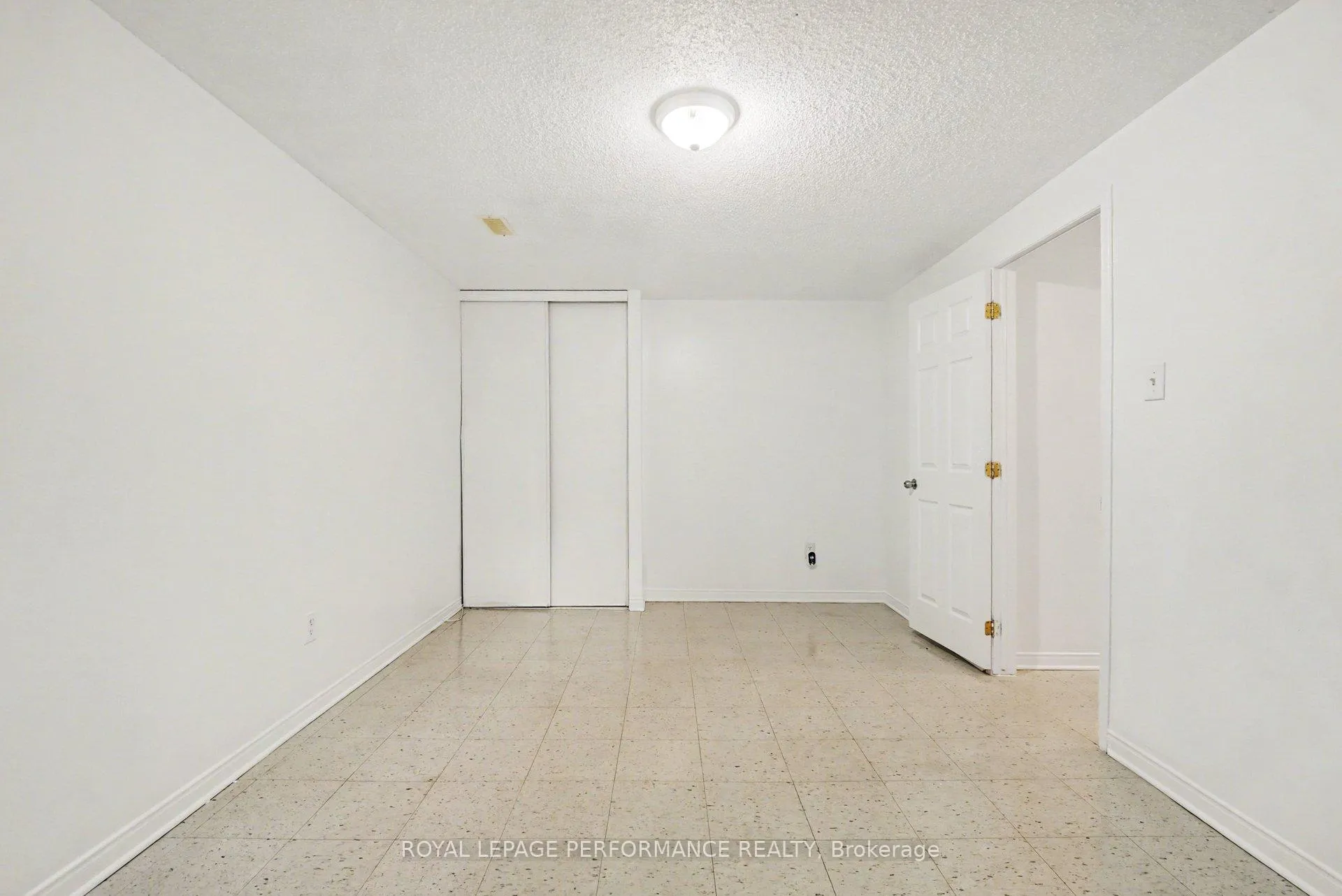 Photo 18 of 1641 Meadowbrook Road, Ottawa, Pineview — HOMEH