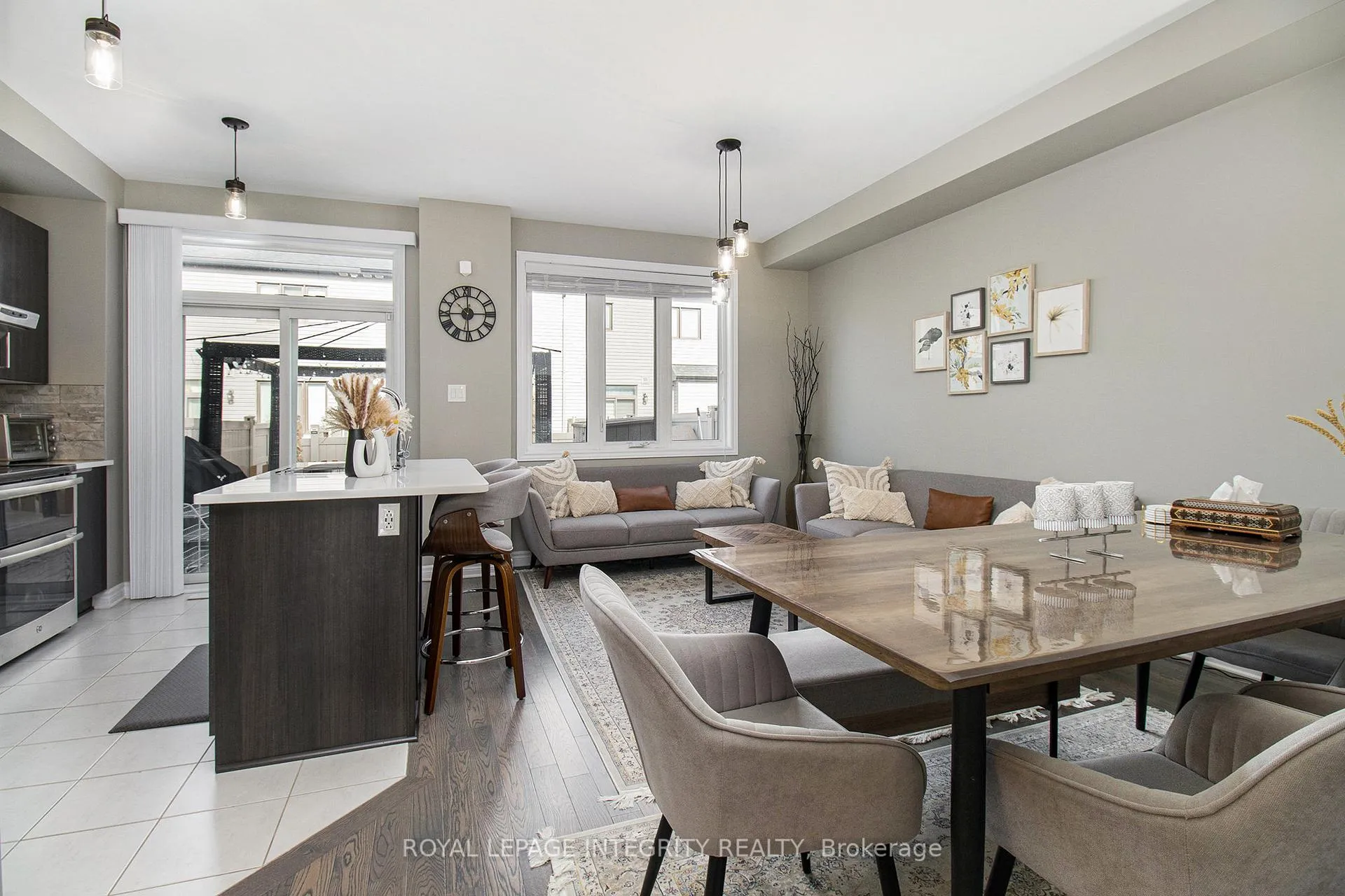 Photo 5 of 675 Lauraleaf Crescent, Ottawa, Barrhaven - Half Moon Bay — HOMEH