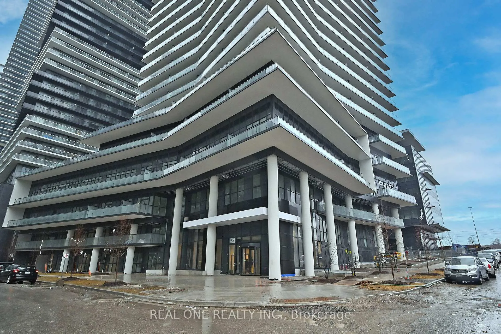 Photo 2 of Unit 1005, 38 Annie Craig Drive, Etobicoke, Mimico — HOMEH