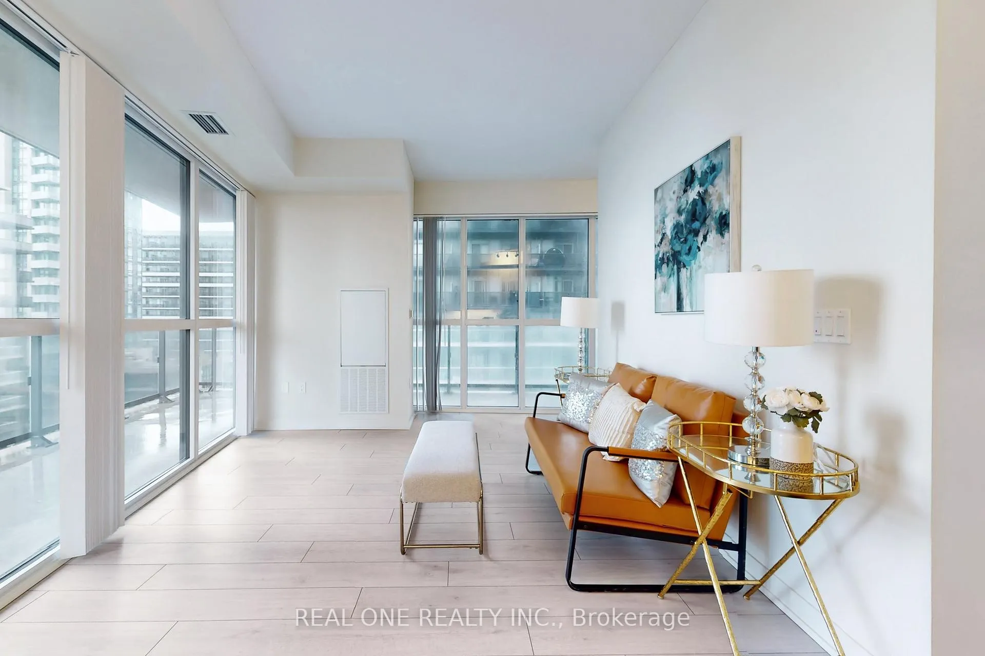 Photo 4 of Unit 1005, 38 Annie Craig Drive, Etobicoke, Mimico — HOMEH
