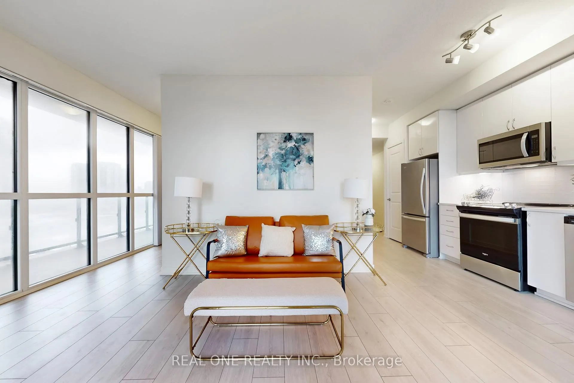 Photo 5 of Unit 1005, 38 Annie Craig Drive, Etobicoke, Mimico — HOMEH