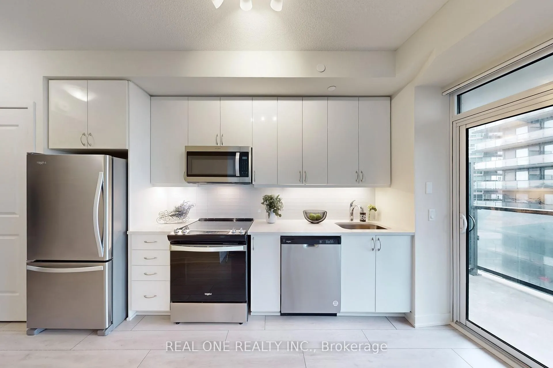 Photo 8 of Unit 1005, 38 Annie Craig Drive, Etobicoke, Mimico — HOMEH