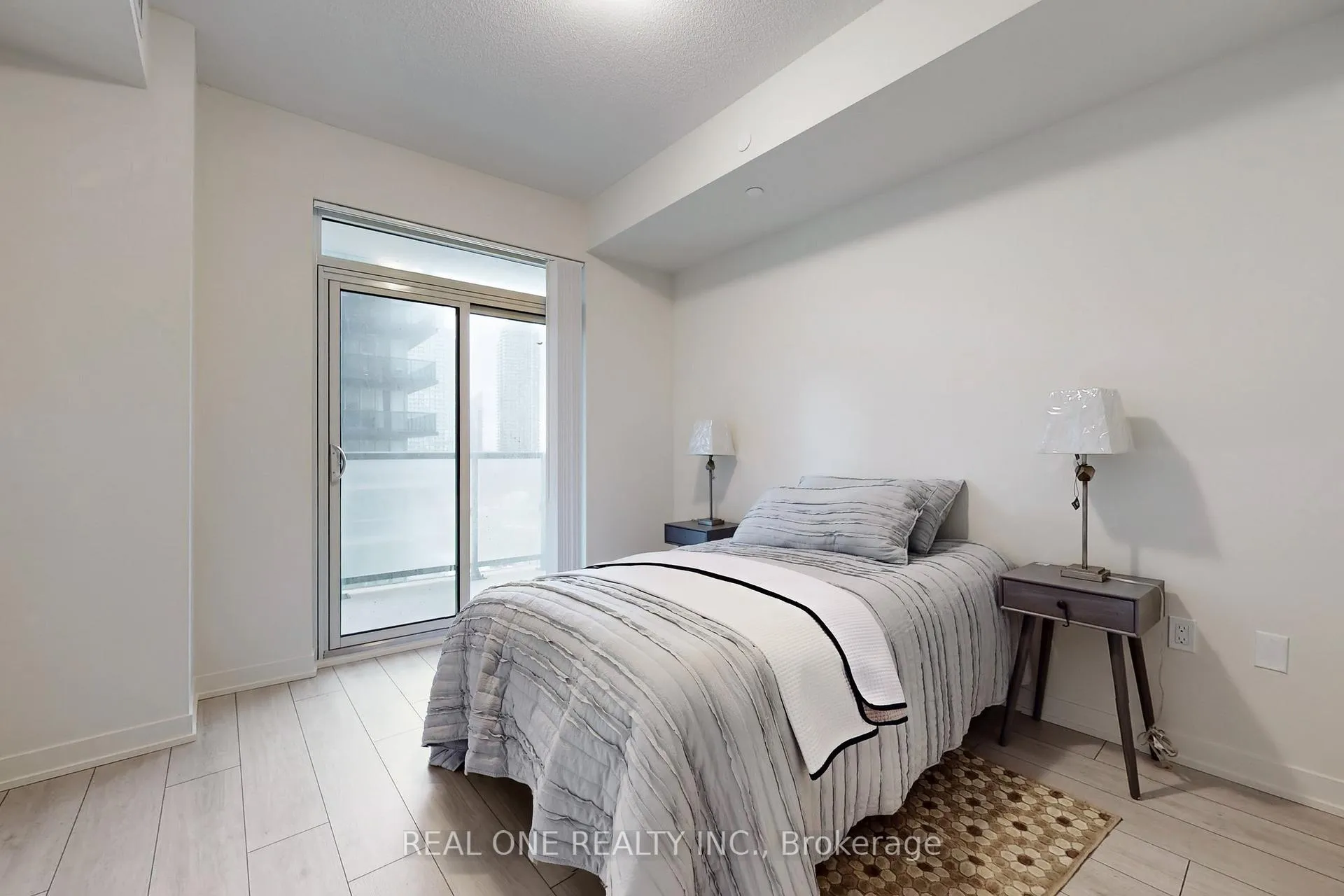 Photo 9 of Unit 1005, 38 Annie Craig Drive, Etobicoke, Mimico — HOMEH