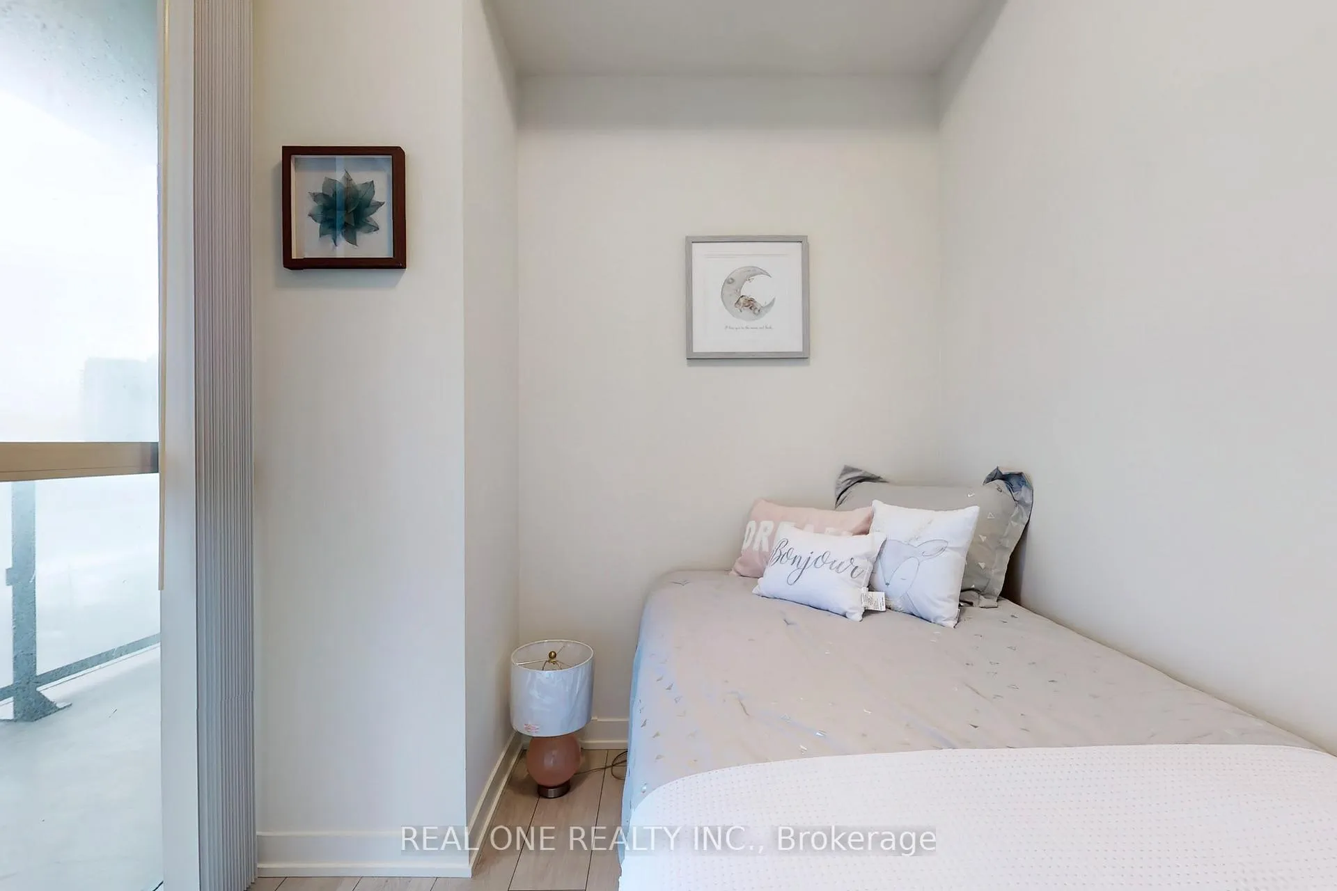 Photo 10 of Unit 1005, 38 Annie Craig Drive, Etobicoke, Mimico — HOMEH