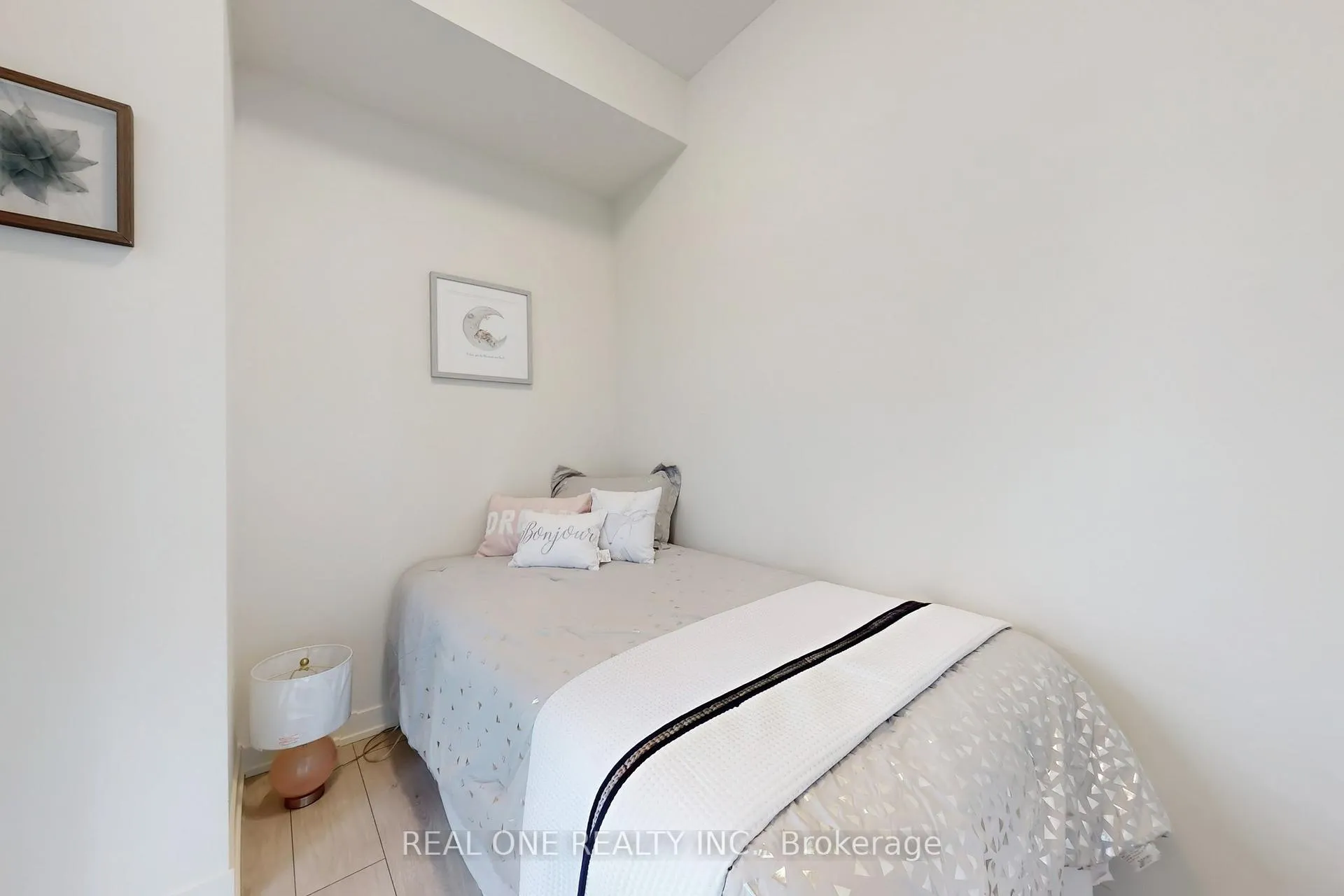 Photo 11 of Unit 1005, 38 Annie Craig Drive, Etobicoke, Mimico — HOMEH