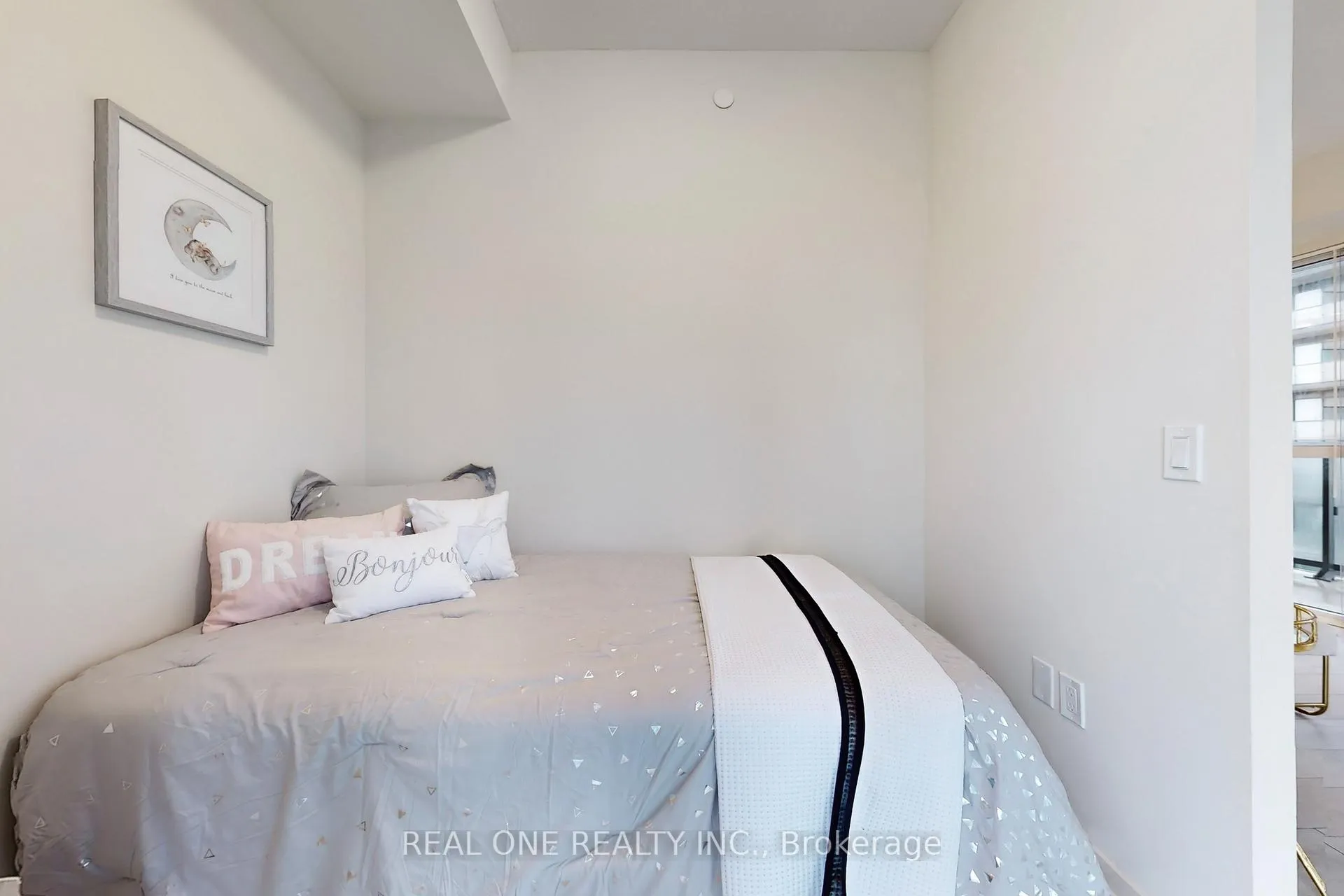 Photo 12 of Unit 1005, 38 Annie Craig Drive, Etobicoke, Mimico — HOMEH