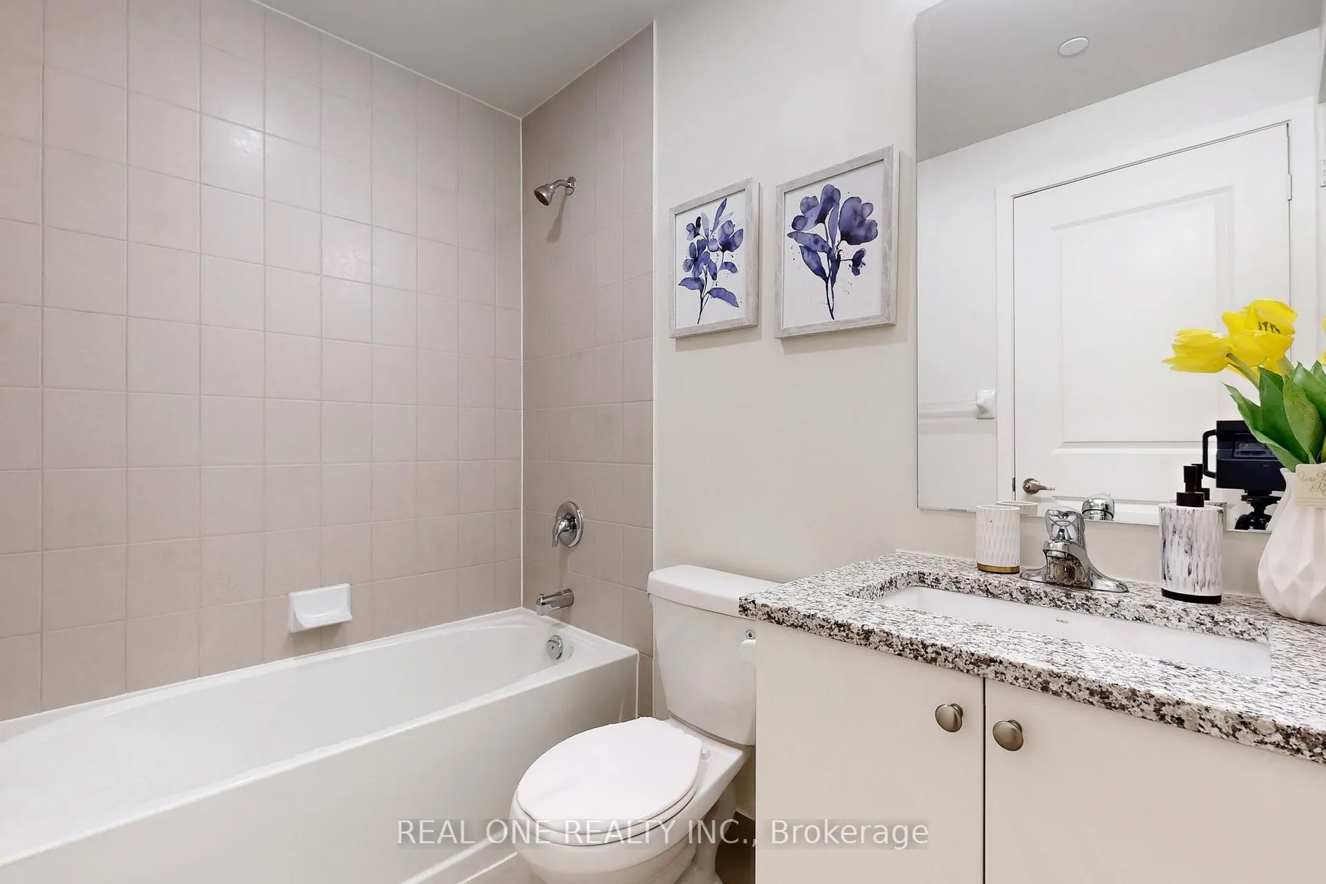 Photo 13 of Unit 1005, 38 Annie Craig Drive, Etobicoke, Mimico — HOMEH