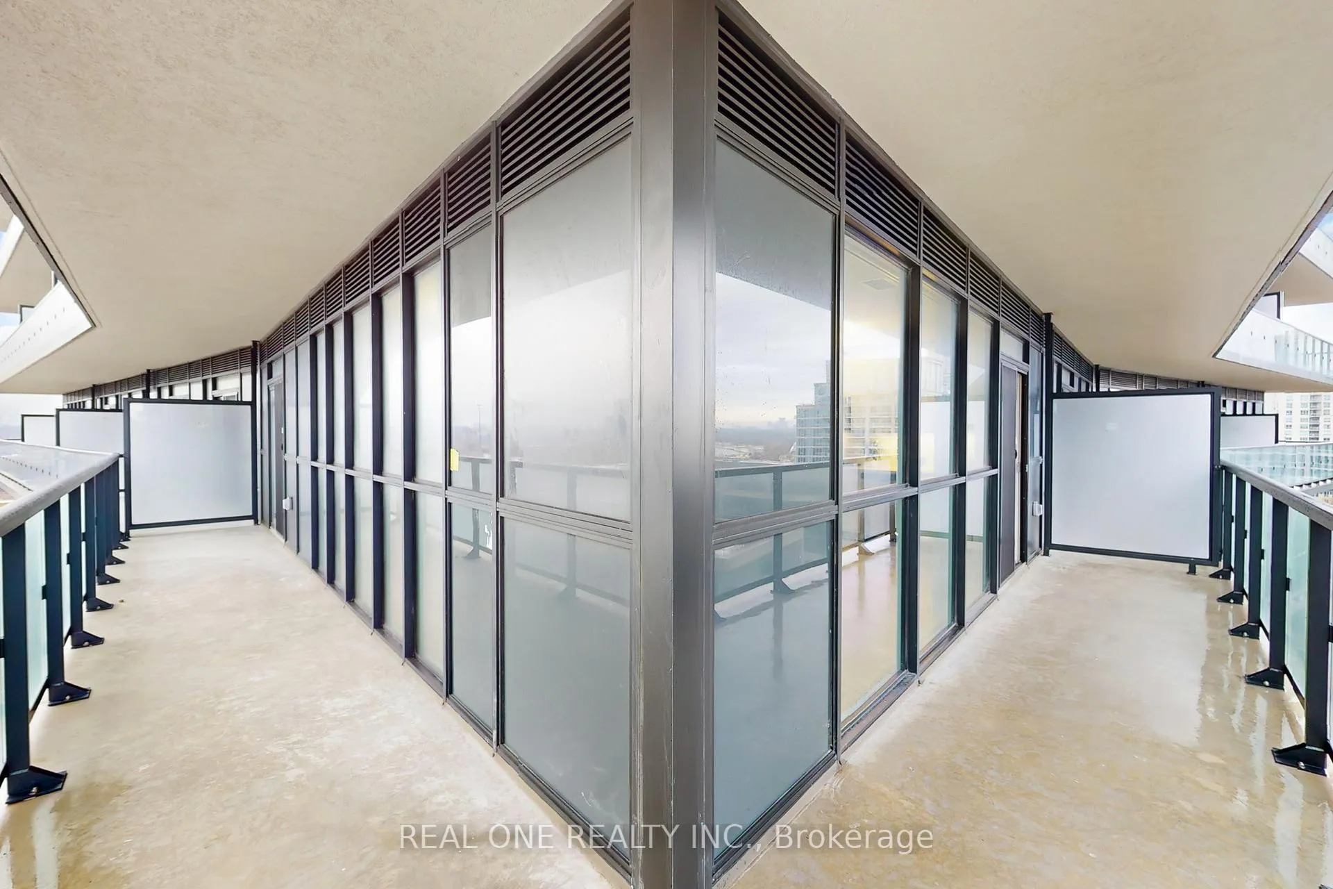 Photo 16 of Unit 1005, 38 Annie Craig Drive, Etobicoke, Mimico — HOMEH