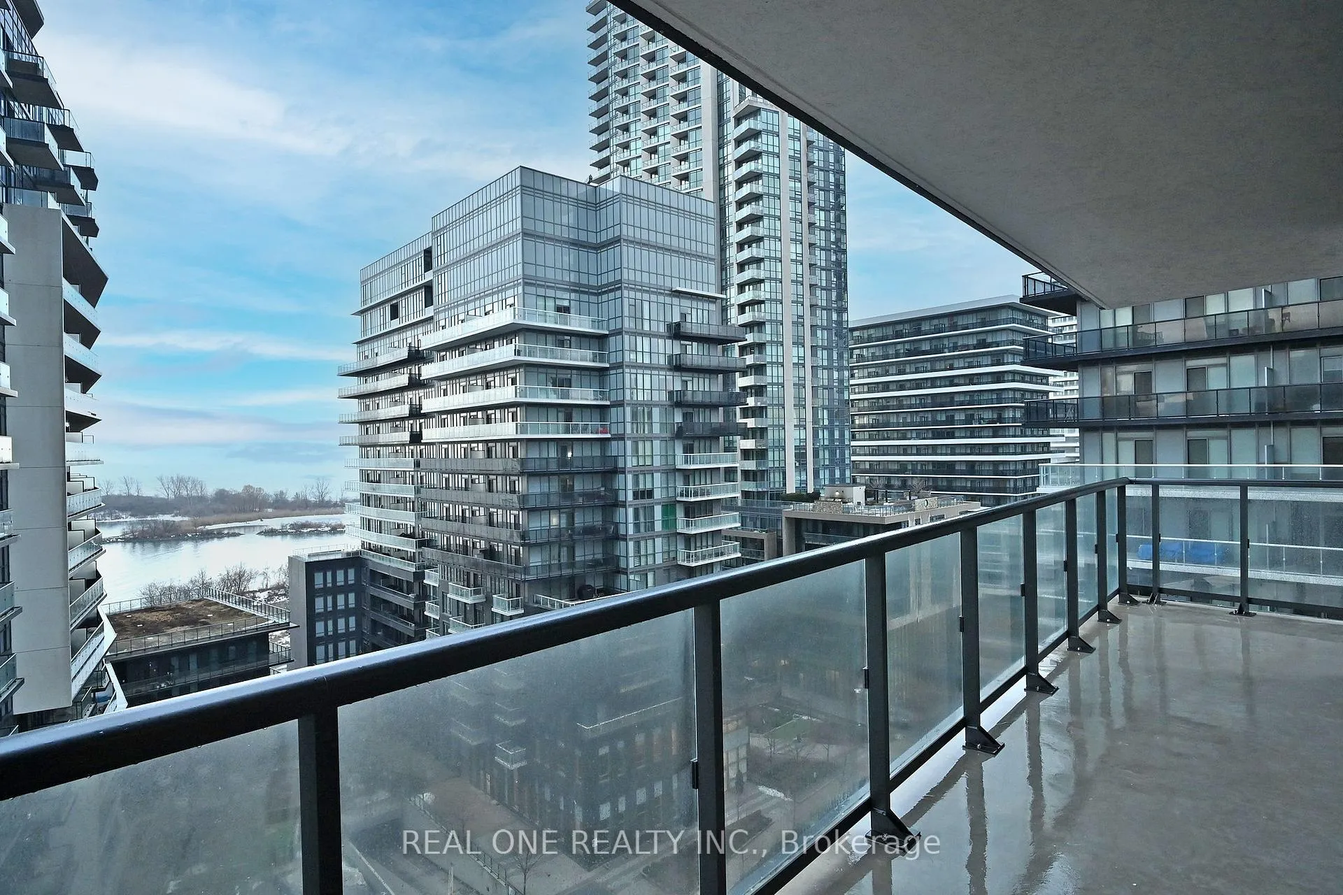 Photo 17 of Unit 1005, 38 Annie Craig Drive, Etobicoke, Mimico — HOMEH