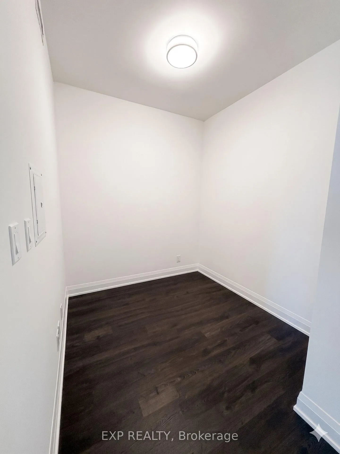 Photo 8 of Unit 3305, 65 Broadway Avenue, Toronto, Mount Pleasant West — HOMEH