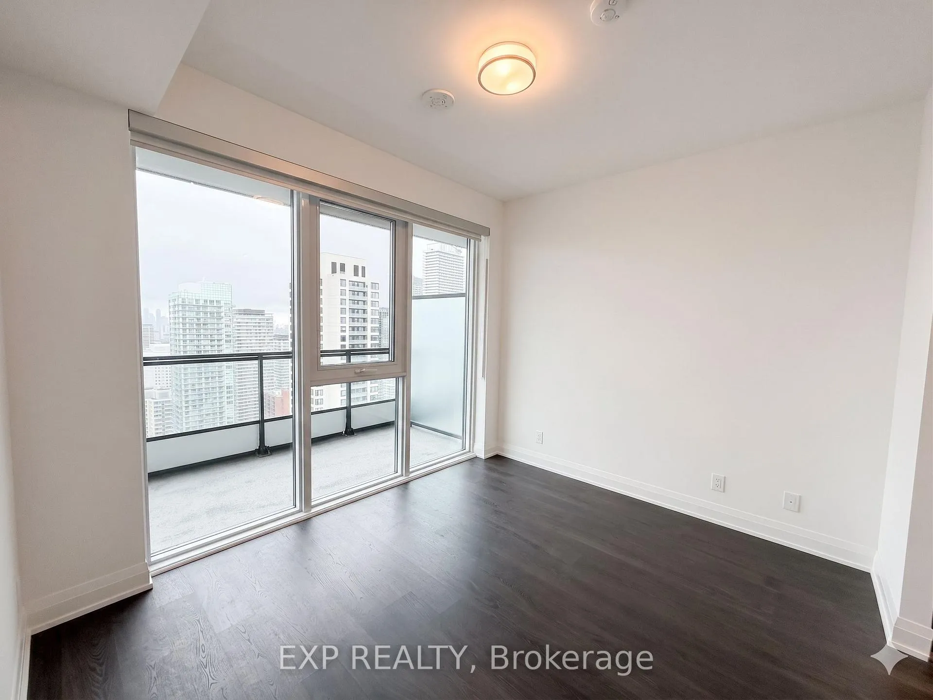 Photo 9 of Unit 3305, 65 Broadway Avenue, Toronto, Mount Pleasant West — HOMEH