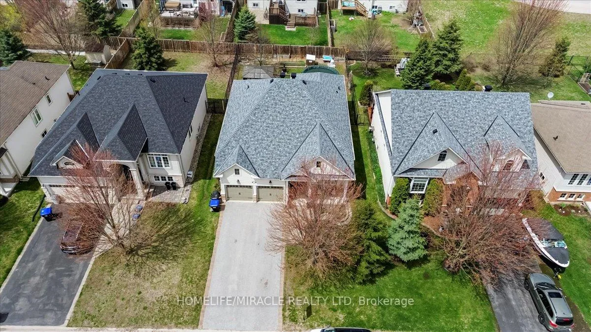 Photo 3 of 12 Broadpoint Street, Wasaga Beach — HOMEH