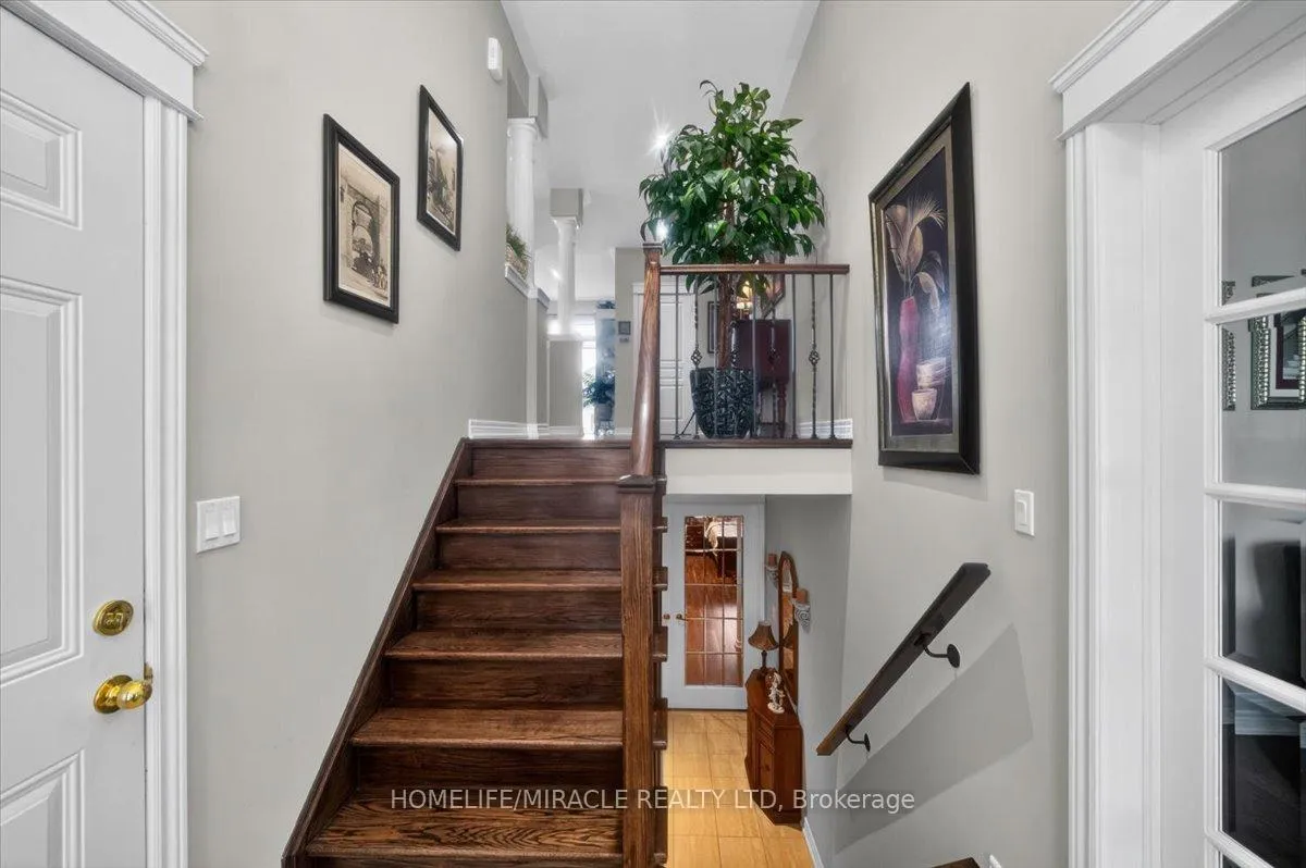 Photo 5 of 12 Broadpoint Street, Wasaga Beach — HOMEH