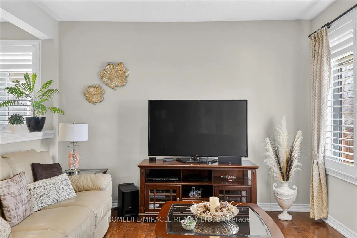 Photo 10 of 12 Broadpoint Street, Wasaga Beach — HOMEH
