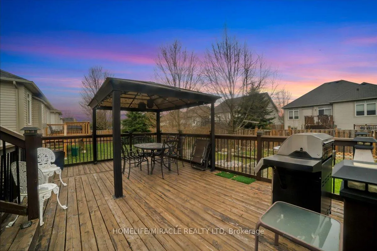 Photo 41 of 12 Broadpoint Street, Wasaga Beach — HOMEH