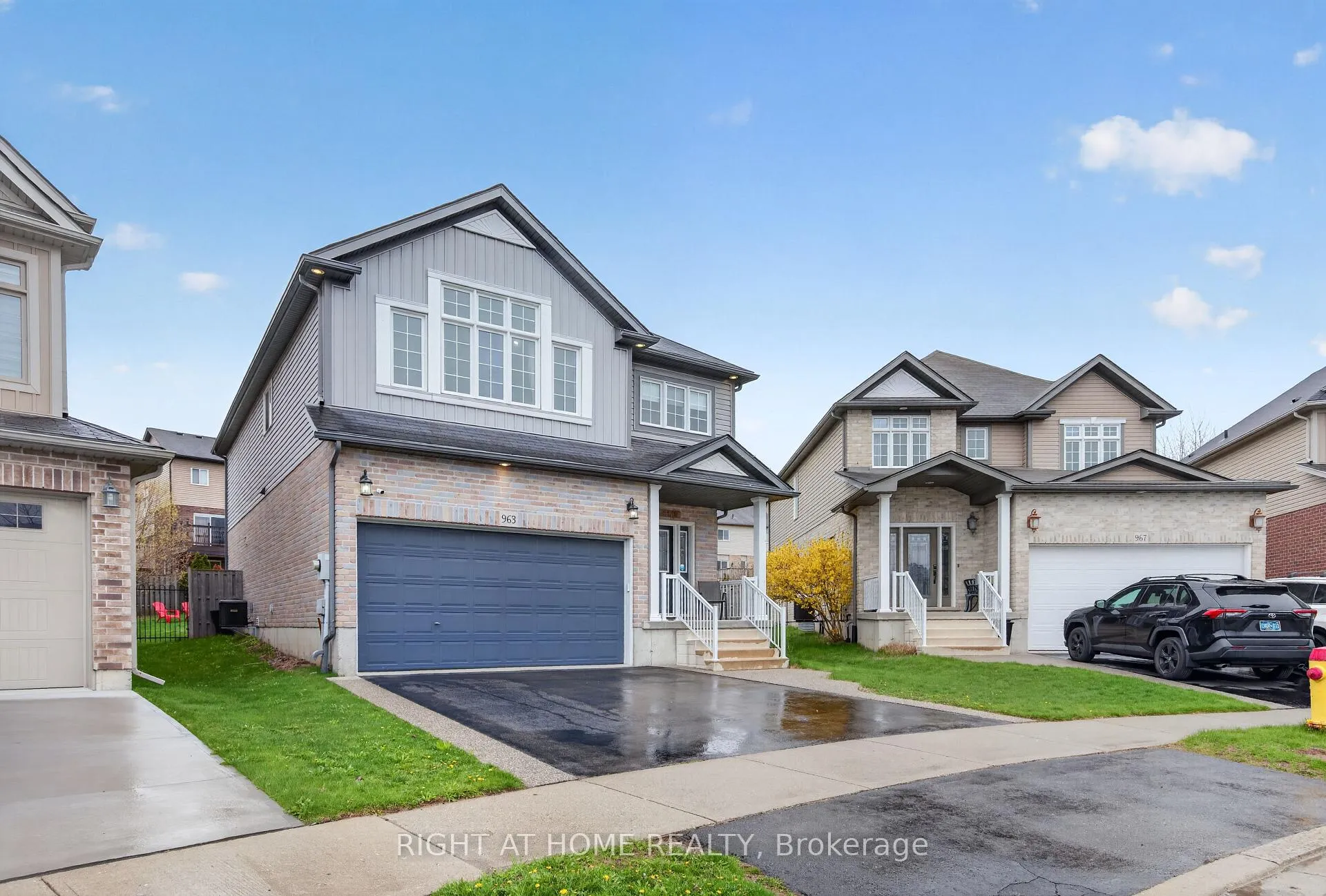 Photo 2 of 963 Bianca Court, Kitchener — HOMEH