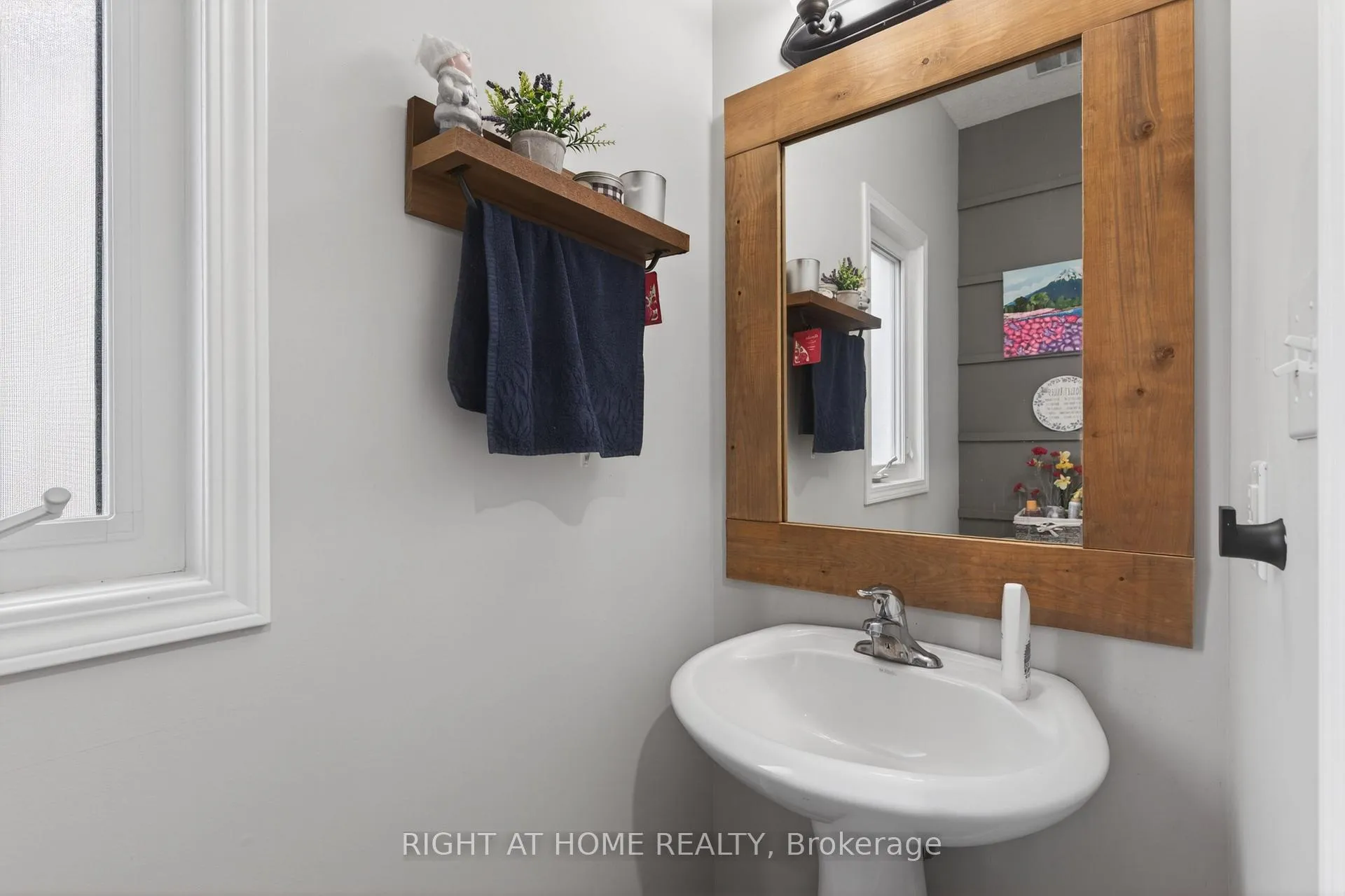 Photo 6 of 963 Bianca Court, Kitchener — HOMEH