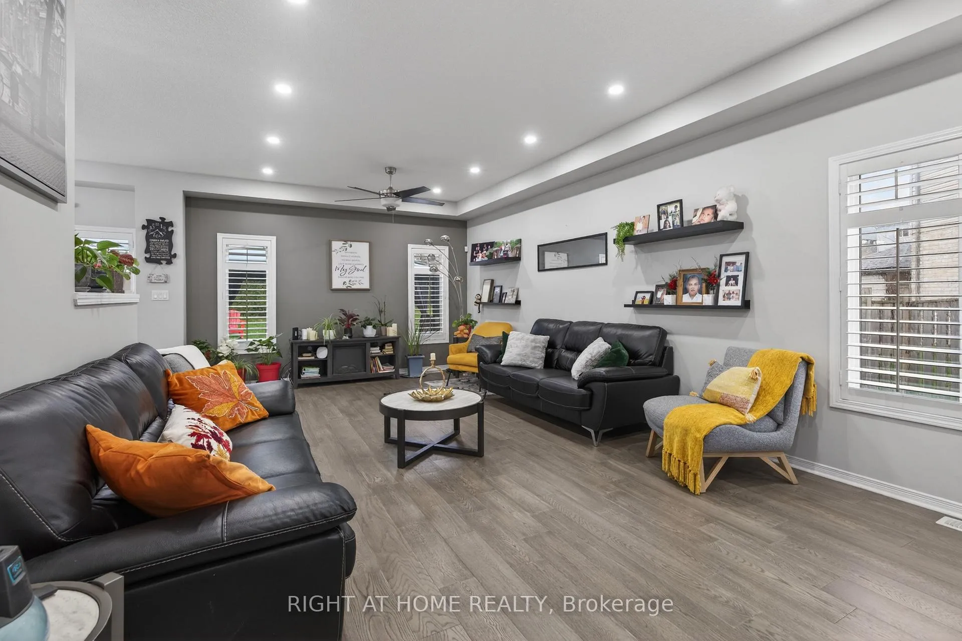 Photo 8 of 963 Bianca Court, Kitchener — HOMEH