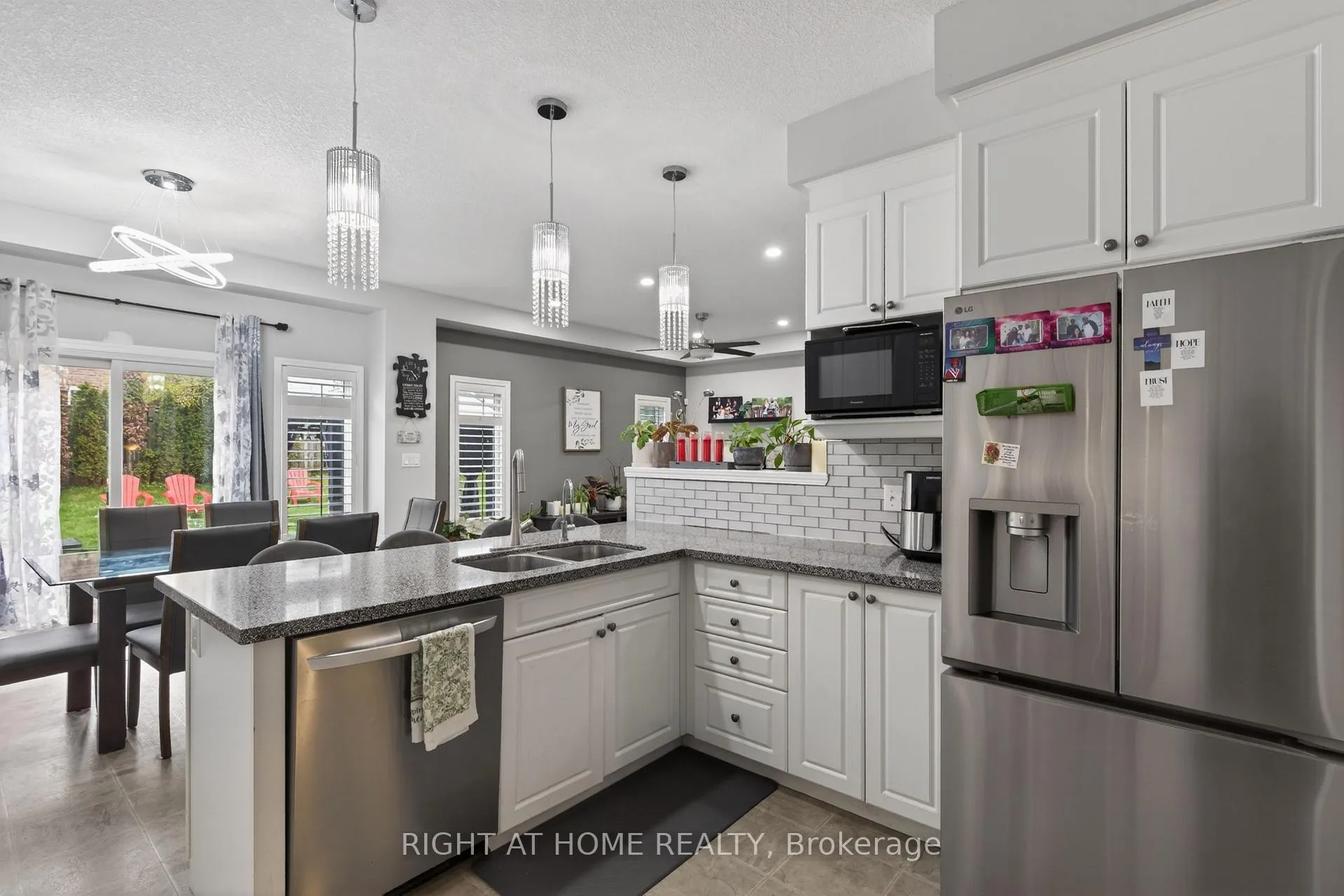 Photo 12 of 963 Bianca Court, Kitchener — HOMEH