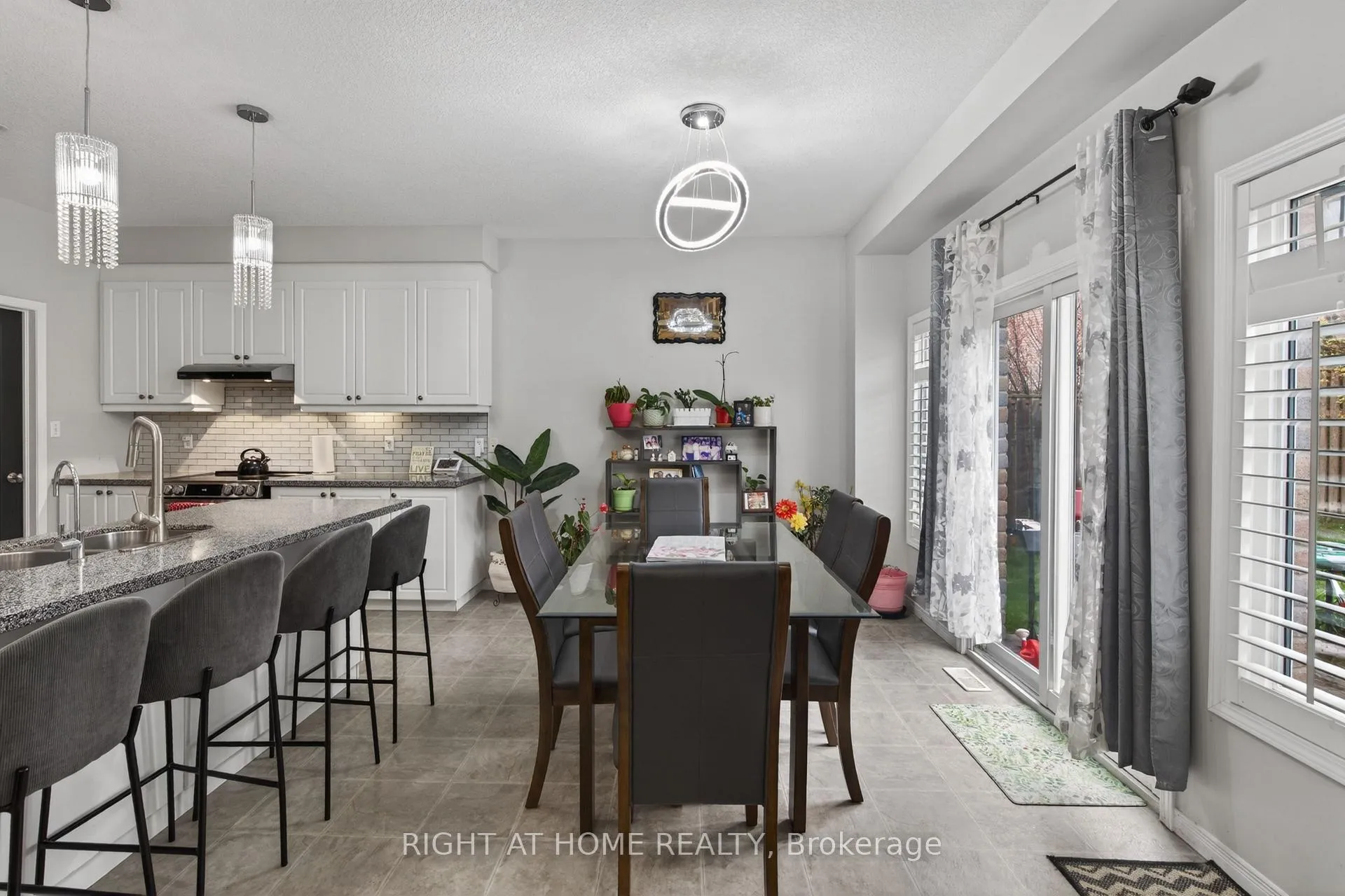 Photo 14 of 963 Bianca Court, Kitchener — HOMEH