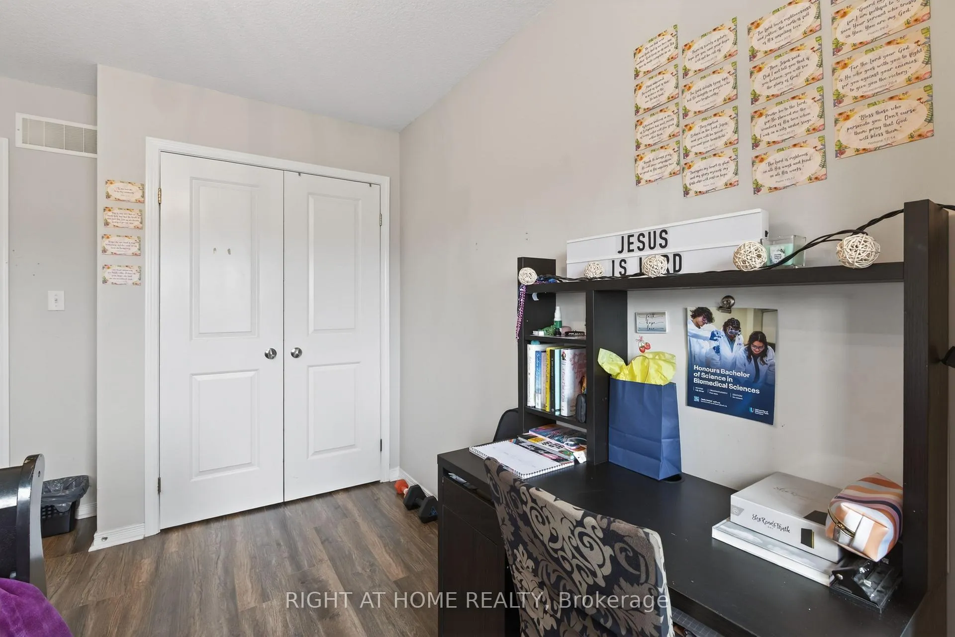 Photo 31 of 963 Bianca Court, Kitchener — HOMEH