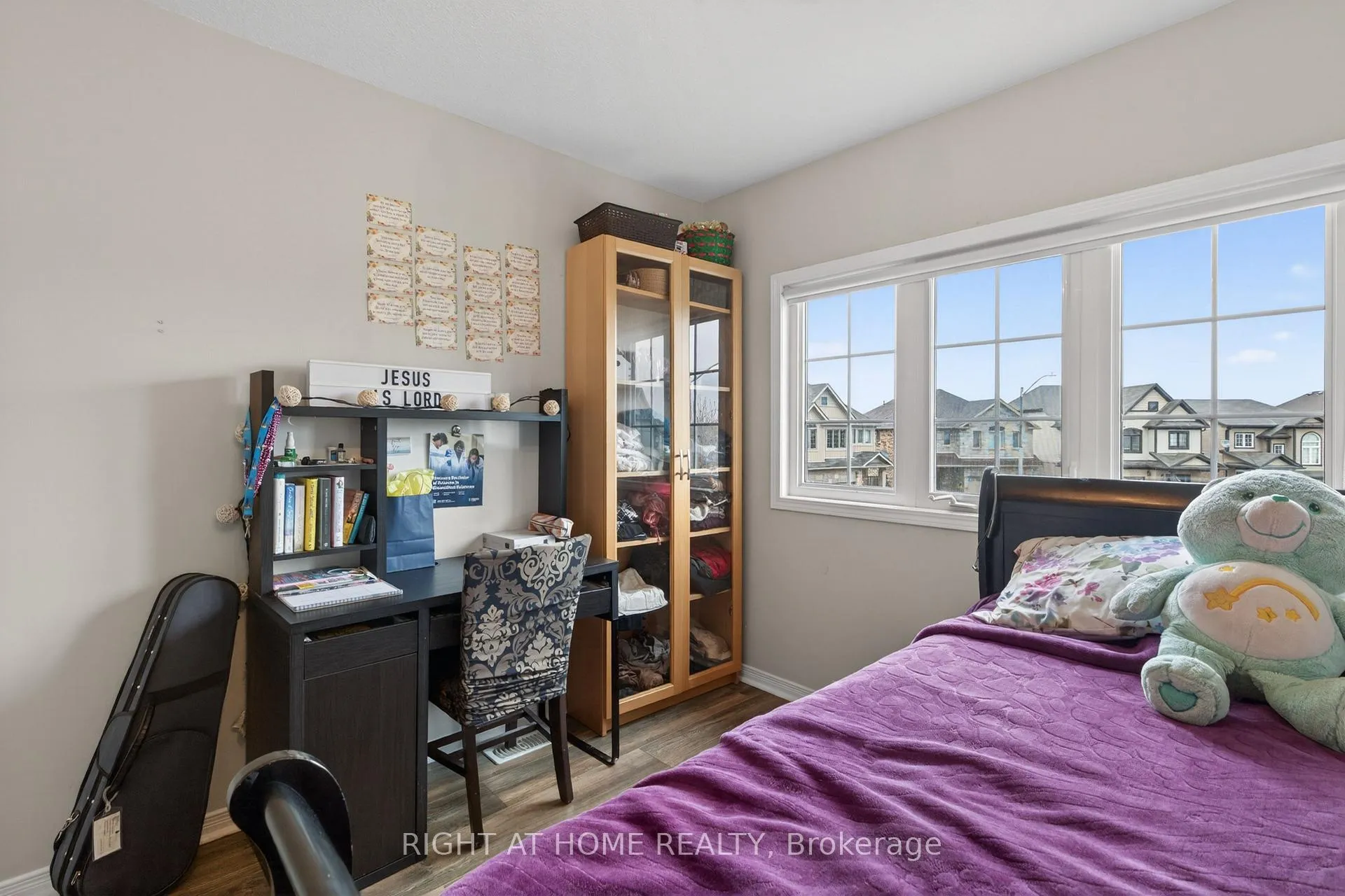 Photo 33 of 963 Bianca Court, Kitchener — HOMEH