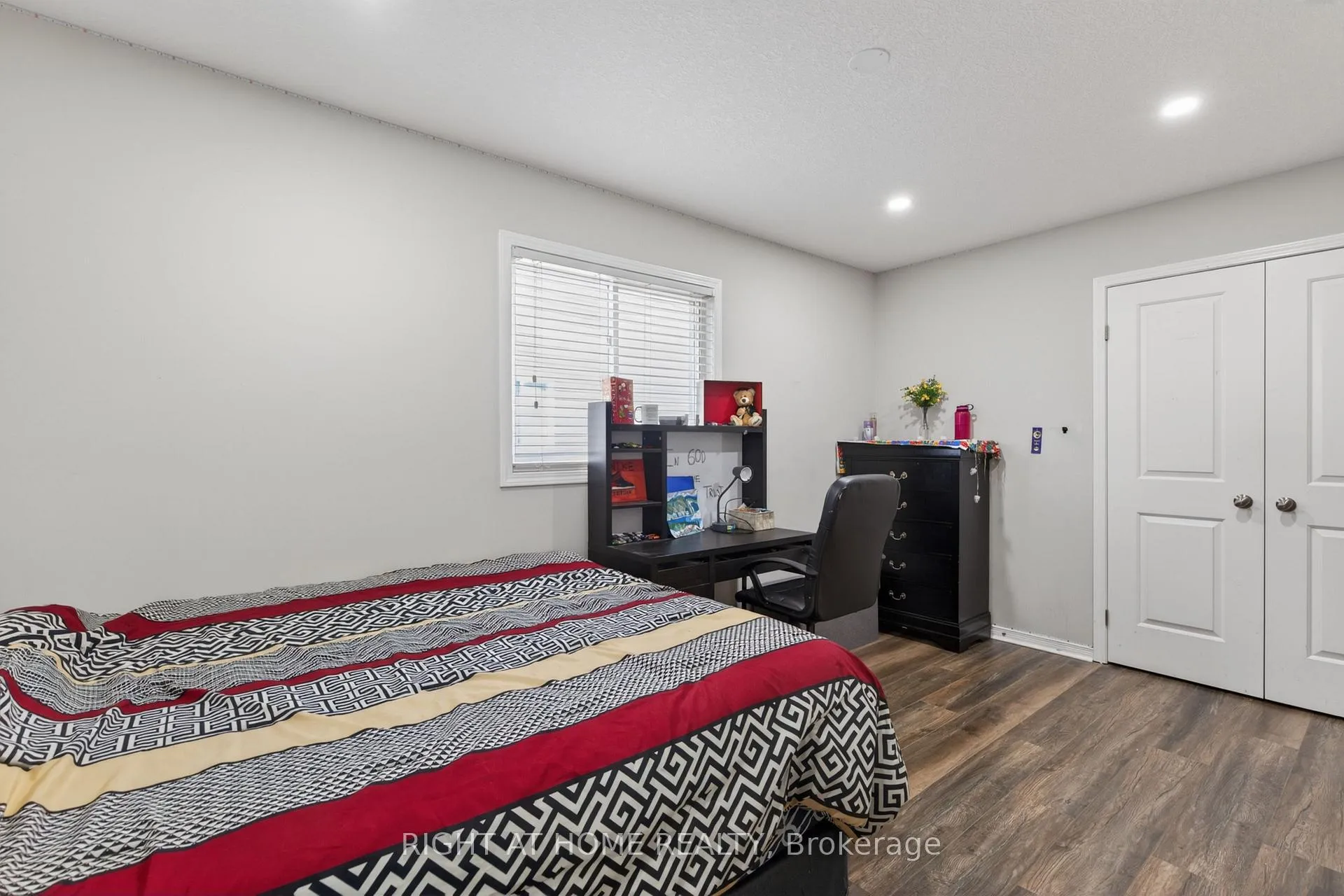 Photo 34 of 963 Bianca Court, Kitchener — HOMEH