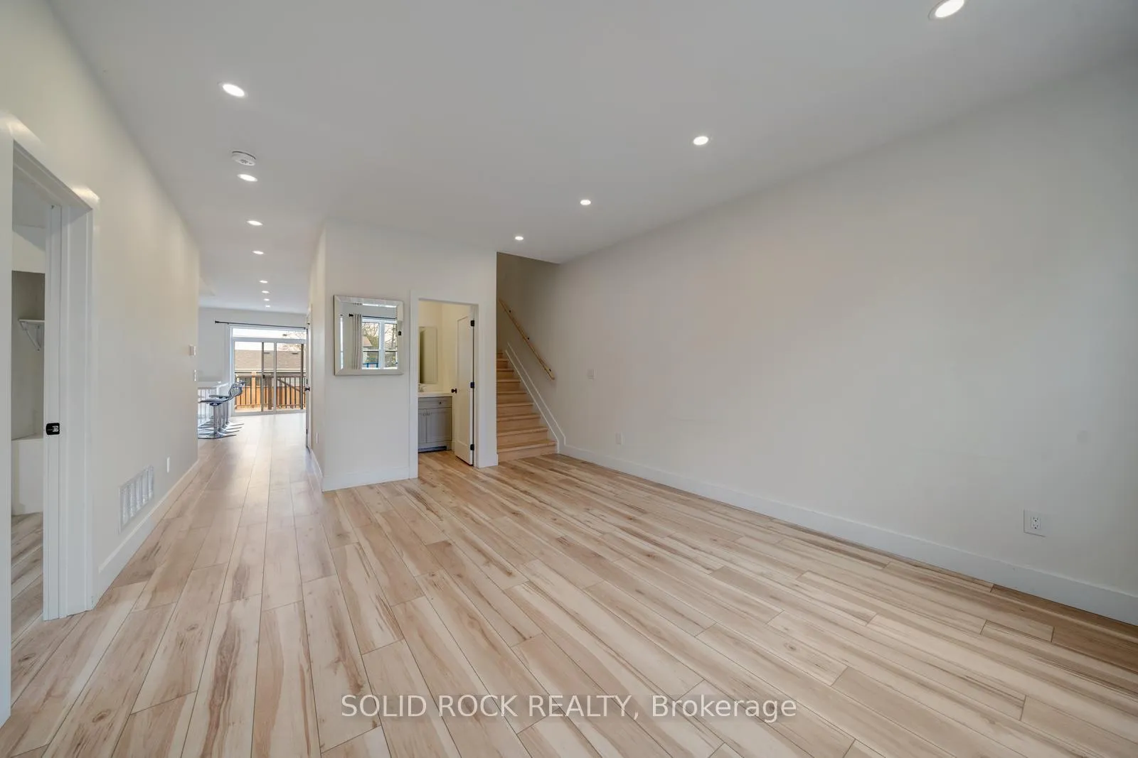 Photo 5 of 781 Oliva Street, Pickering, West Shore — HOMEH