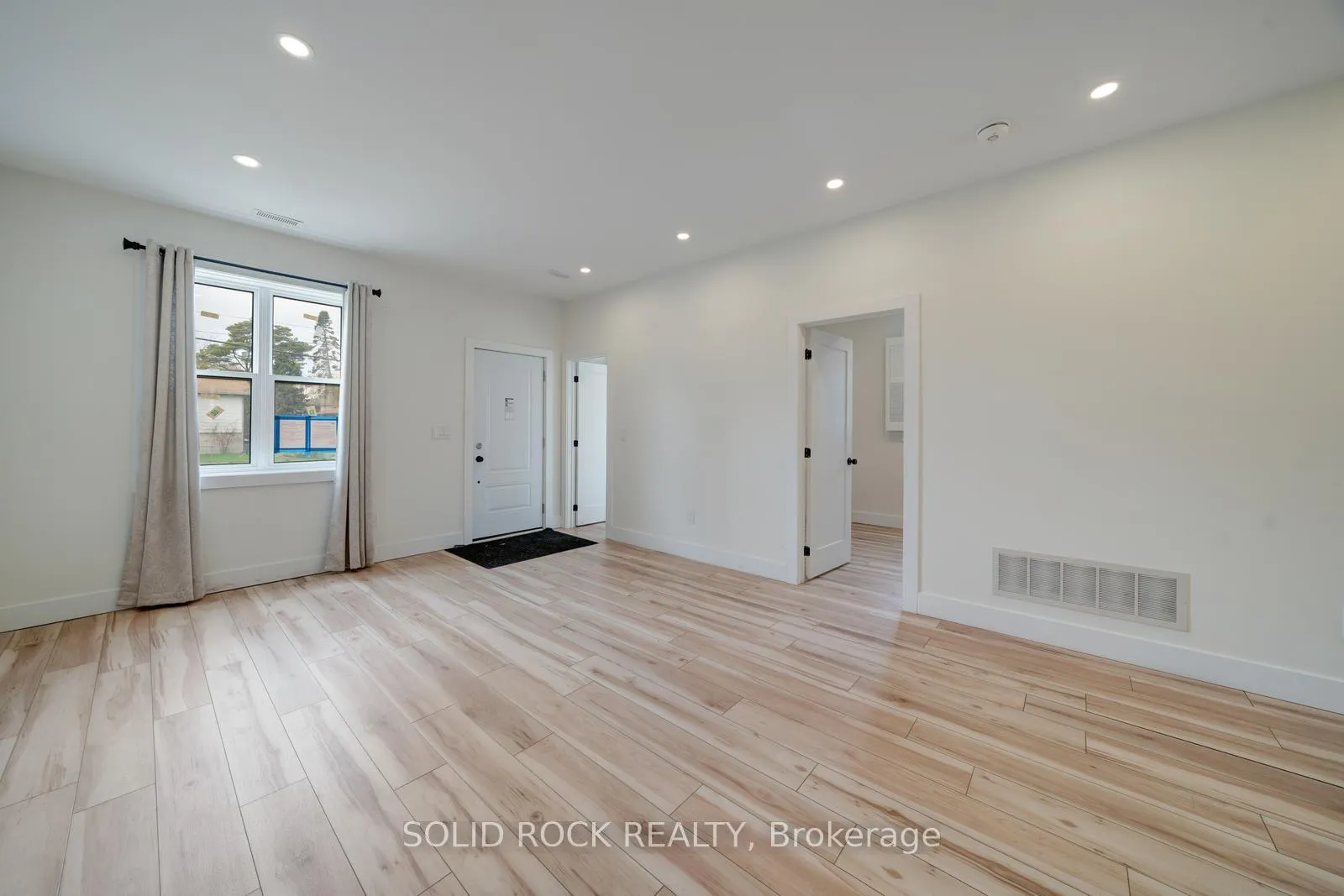 Photo 6 of 781 Oliva Street, Pickering, West Shore — HOMEH