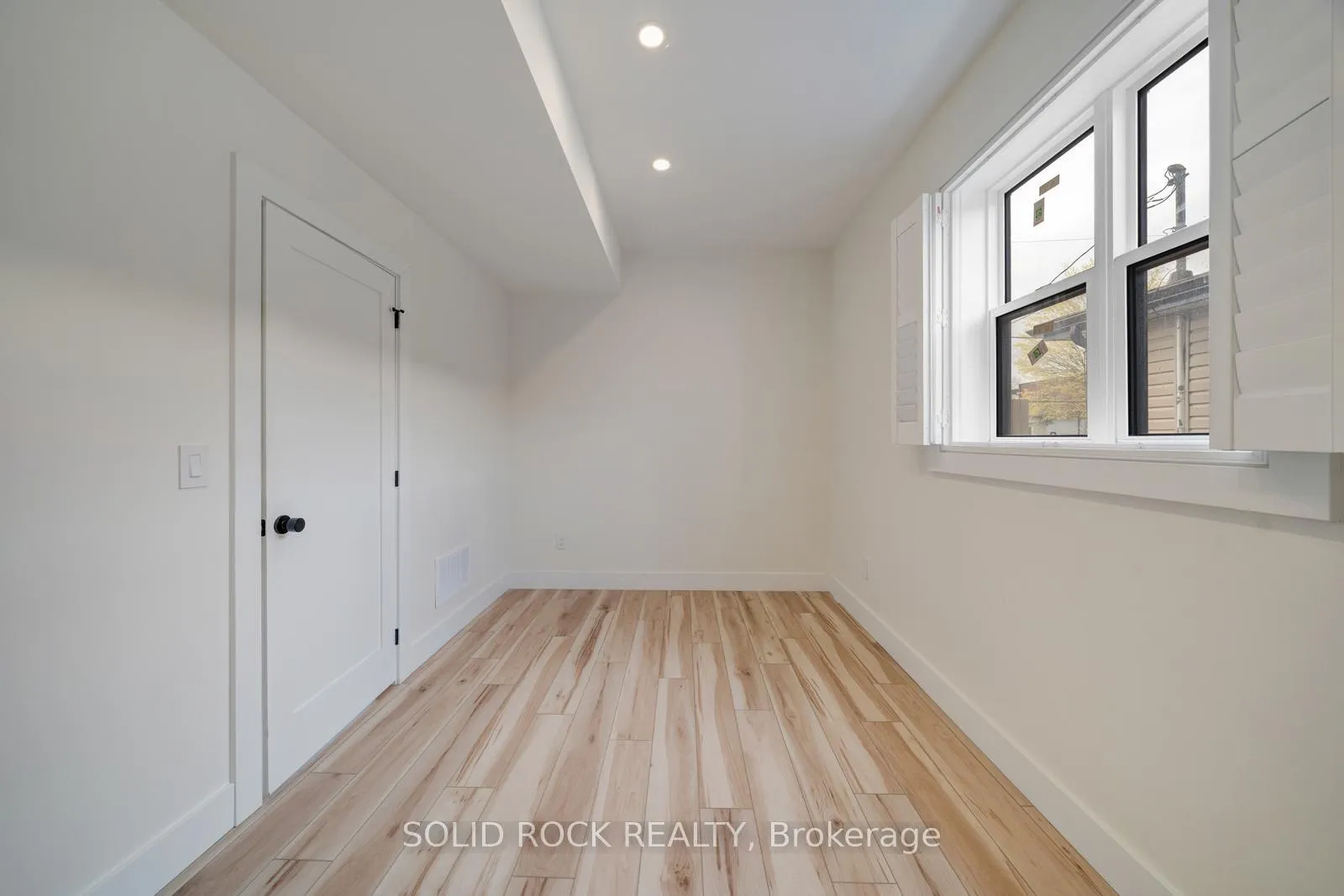 Photo 8 of 781 Oliva Street, Pickering, West Shore — HOMEH