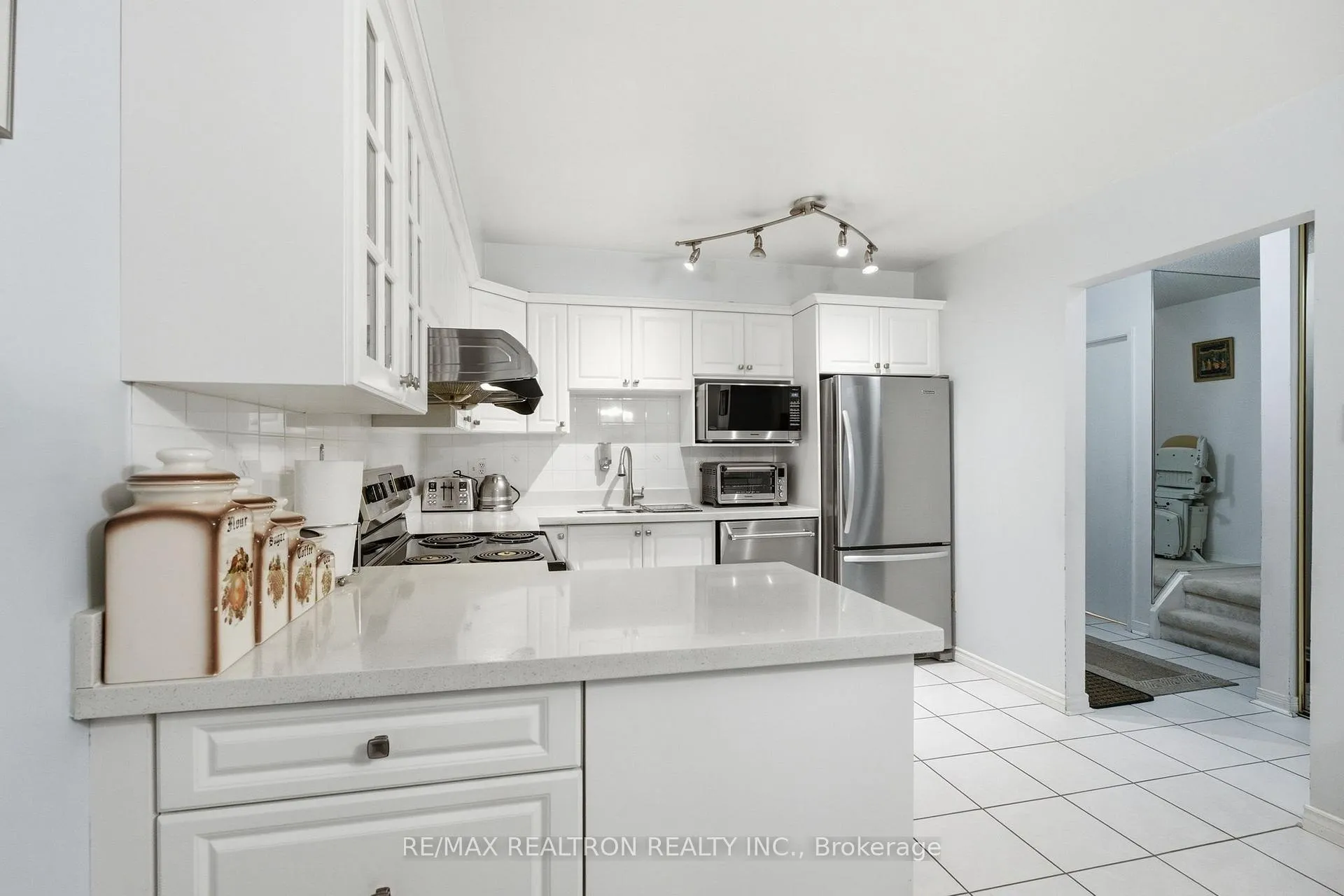 Photo 2 of 108 Quantrell Trail, Scarborough, Malvern — HOMEH